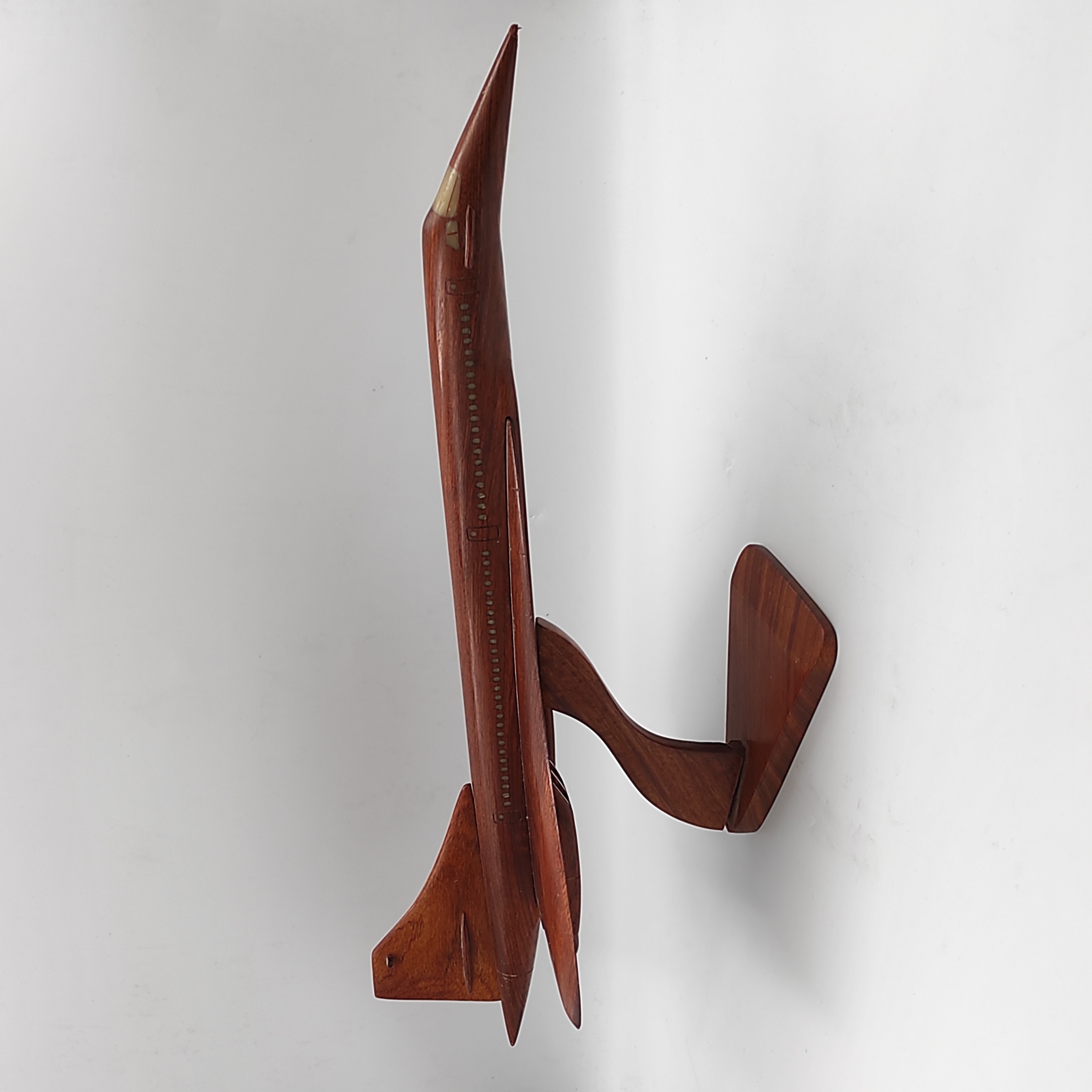 SCULPTURE EN PALISSANDRE DU CONCORDE 50 x 21 x 17 CM