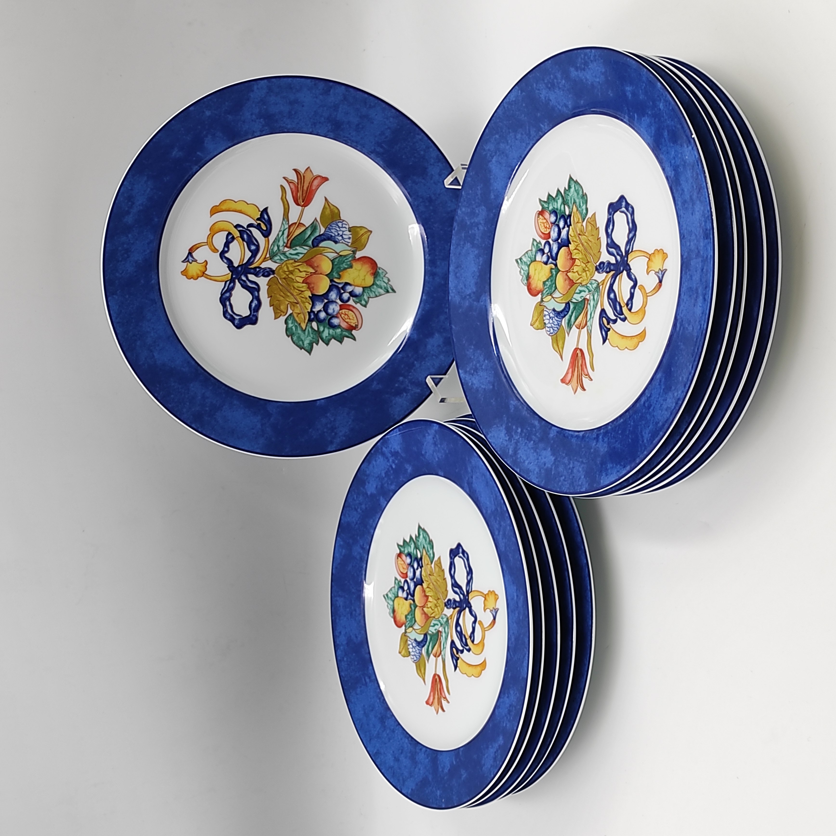 LIMOGES BERNARDAUD BORGHESE 11 ASSIETTES 21 CM DONT 2 ECLATS