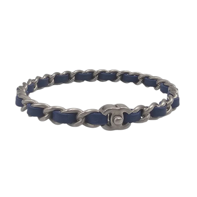CHANEL PROTOTYPE BRACELET EN METAL VIEILLI ENTRELACE DE CUIR BLEU CIRCA 1990