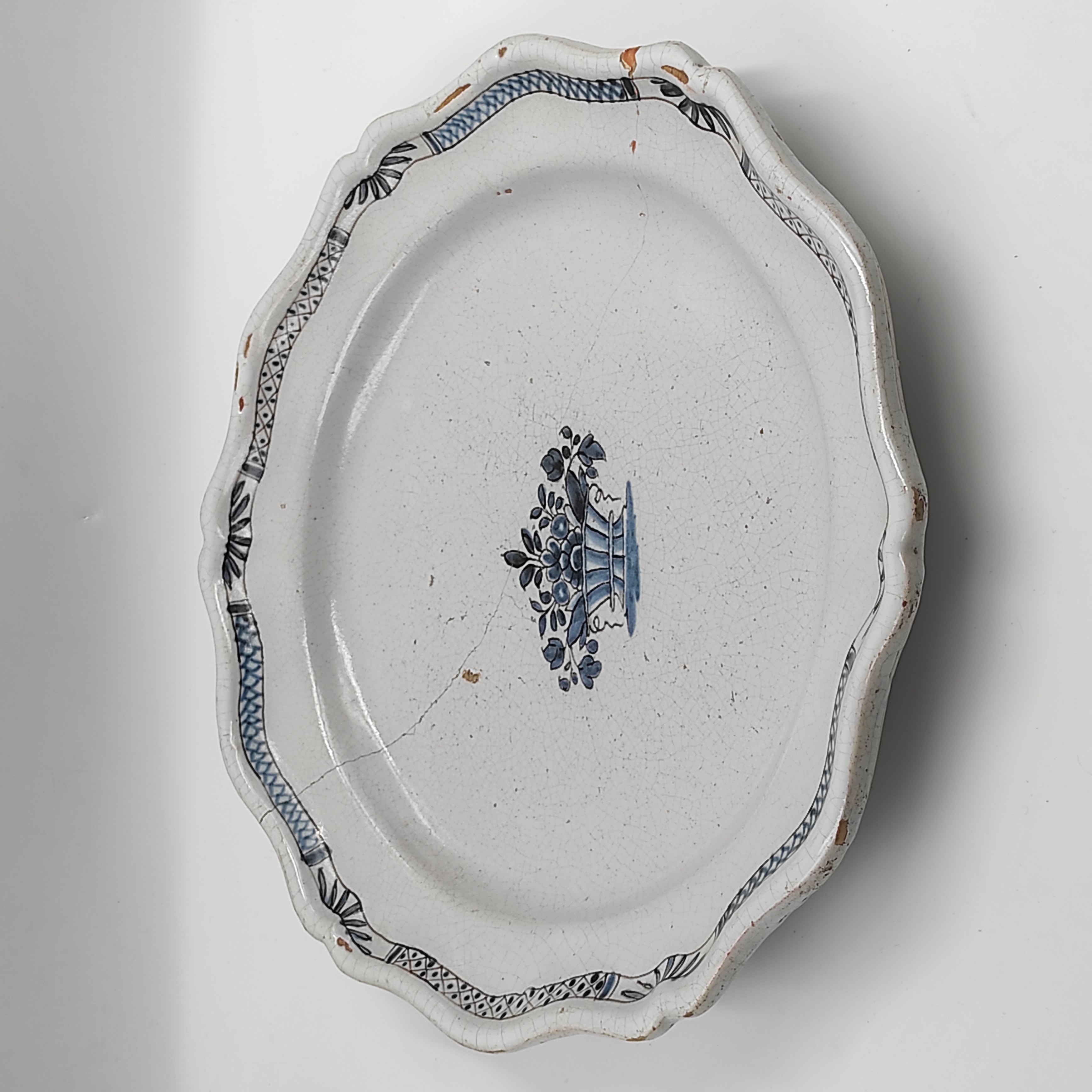 ROUEN PLAT EN FAIENCE DECOR FLORAL RESTAURE 34 CM