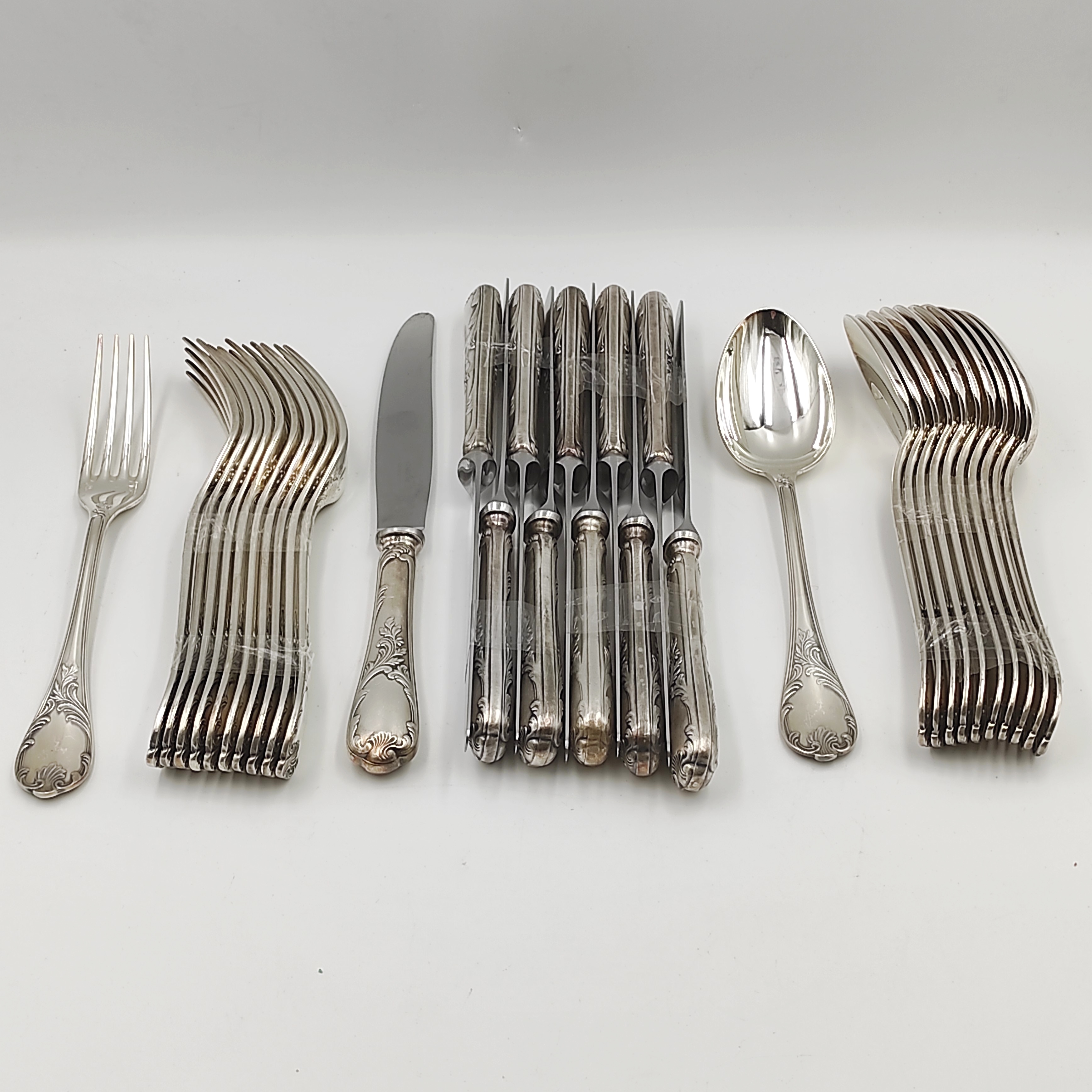 CHRISTOFLE MARLY 11 COUVERTS DE TABLE (33 PIECES) EN METAL ARGENTE