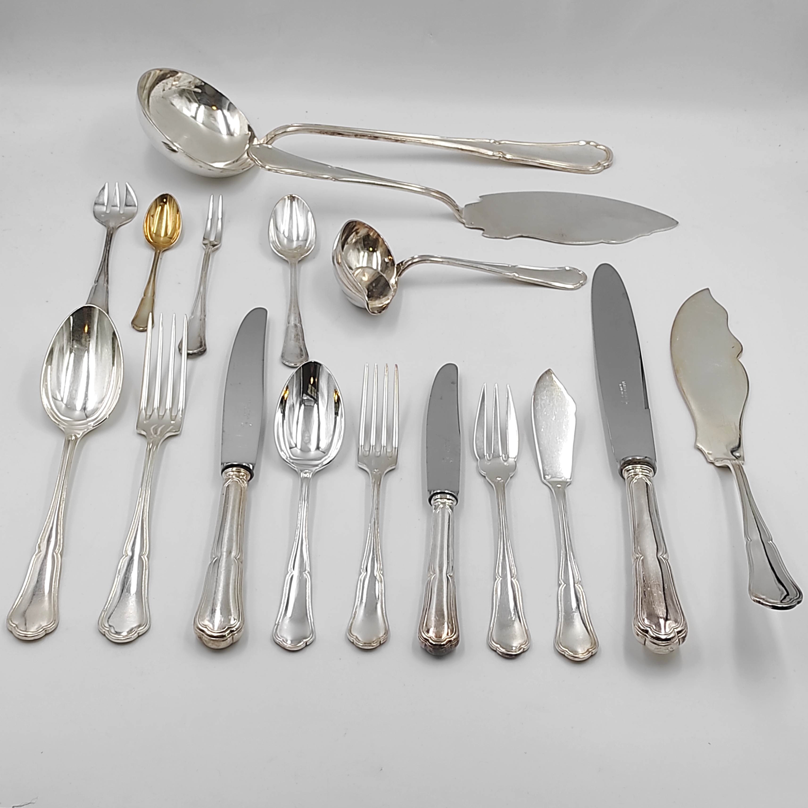 FELIX FRERES MENAGERE 149 PIECES EN METAL ARGENTE 