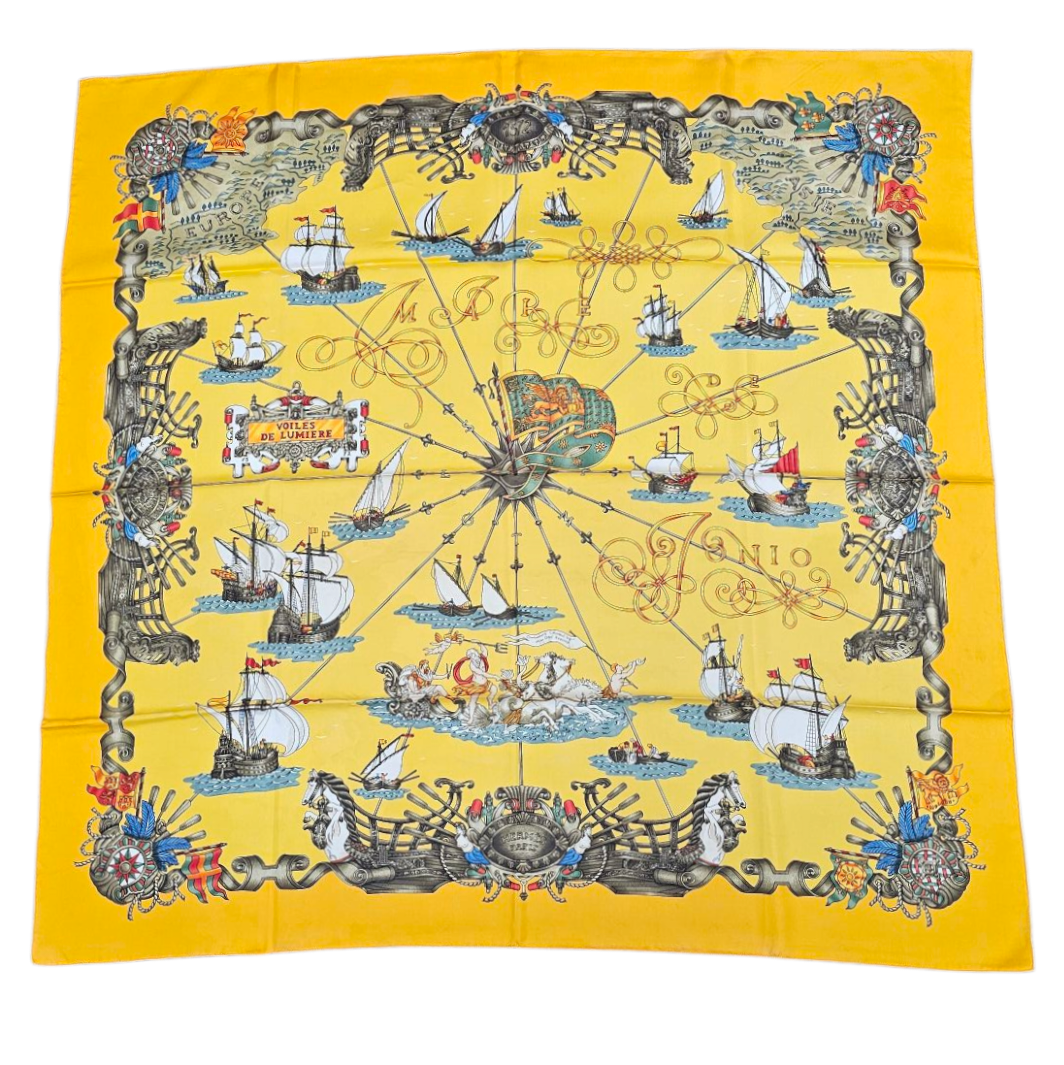HERMES CARRE VOILES DE LUMIERE DE METZ JOACHIM 1ERE ED. 1995 FOND JAUNE (TACHES)