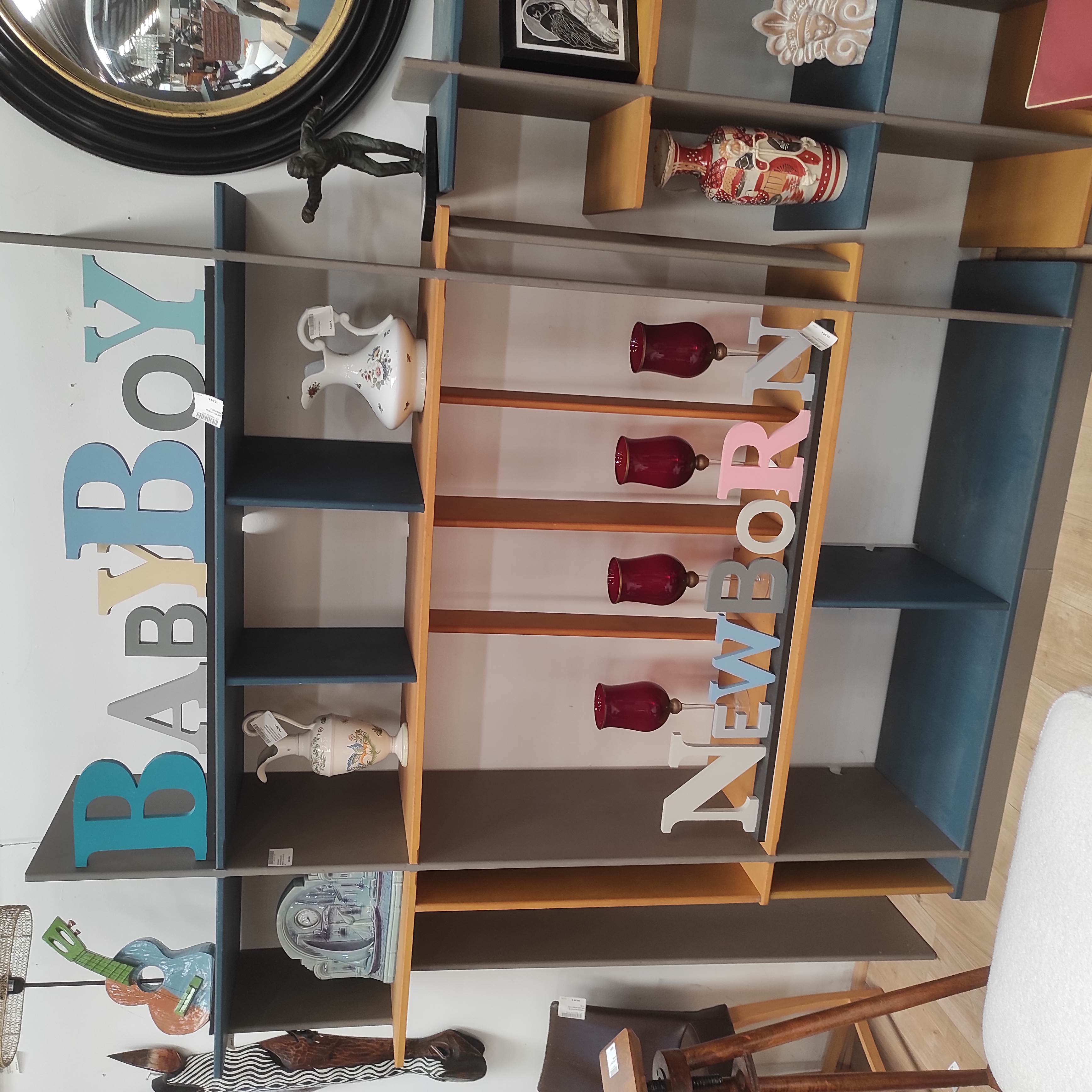 TRES GRANDE BIBLIOTHEQUE DLG DE MEMPHIS L 193 X l 45 X 222 CM 