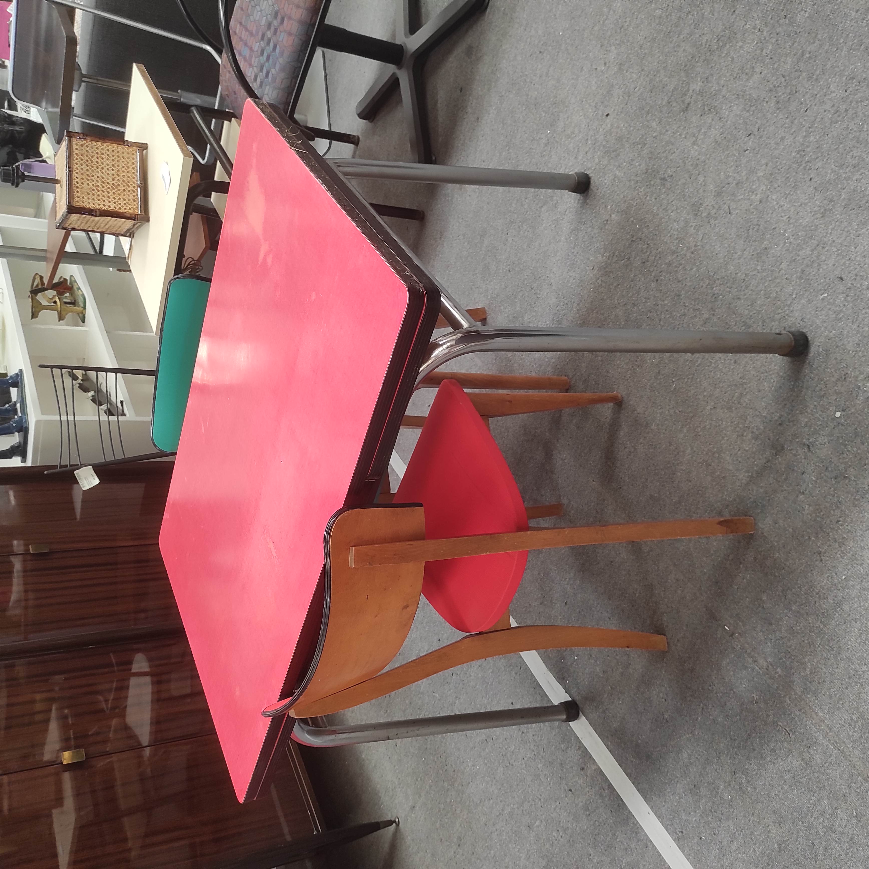 TABLE EN FORMICA ROUGE 2 ALLONGES 104/76/70 CM 