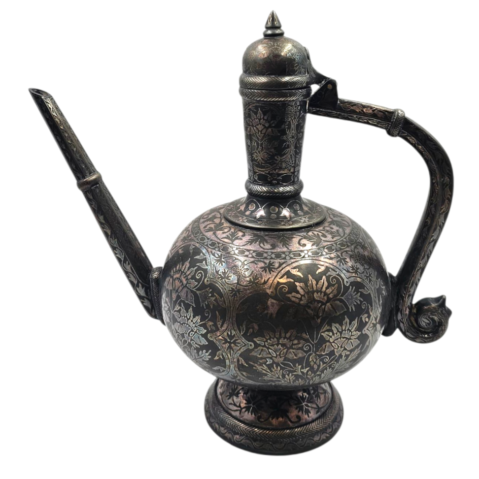 VERSEUSE EN BIDRI ALLIAGE ETAIN PLOMB ET ZINC INCRUSTEE D ARGENT 28 CM + BOITE