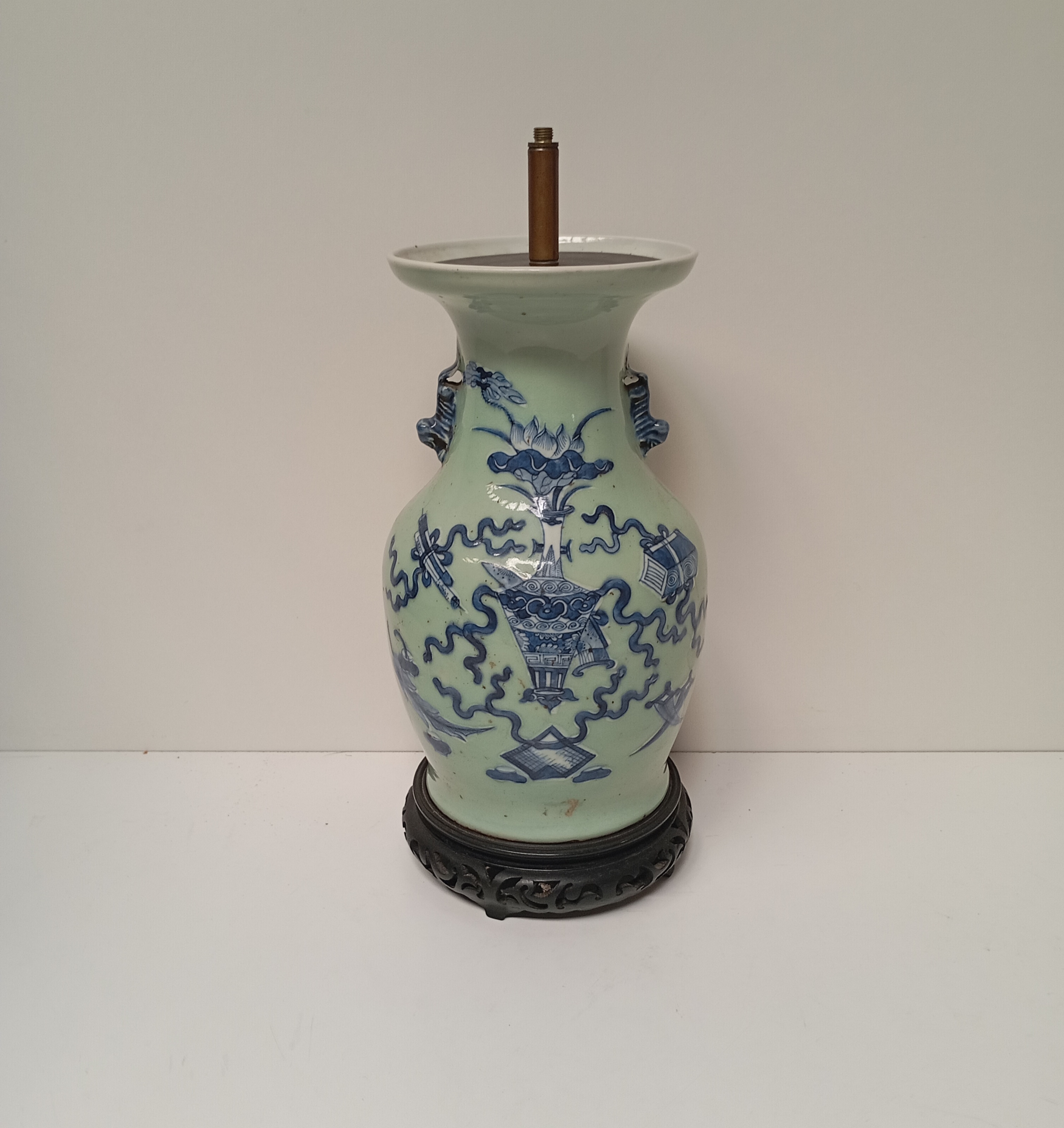 LAMPE SUR VASE CELADON DECOR ASIATIQUE