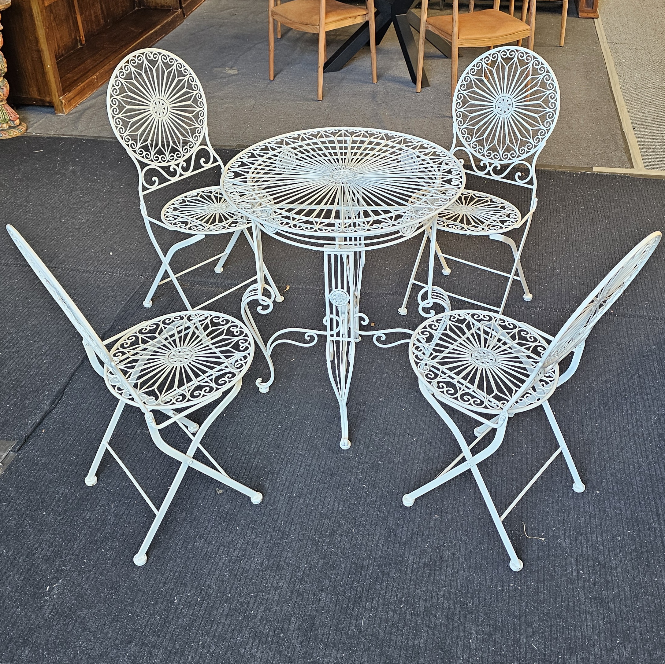 SALON DE JARDIN EN METAL BLANC TABLE + 4 CHAISES PLIANTES