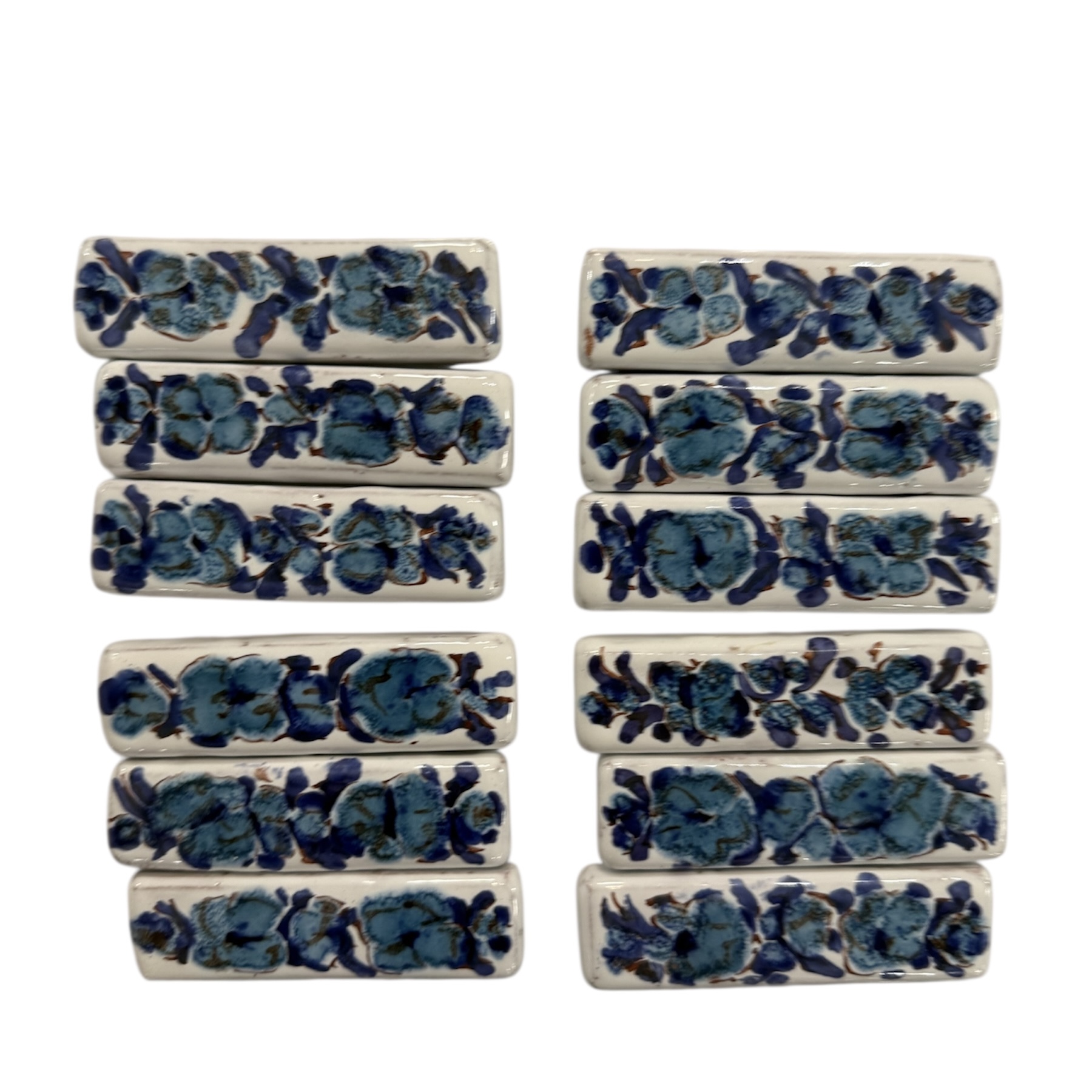 CAZAUX 12 PORTE-COUTEAUX EN CERAMIQUE DECOR FLEURS BLEUES 