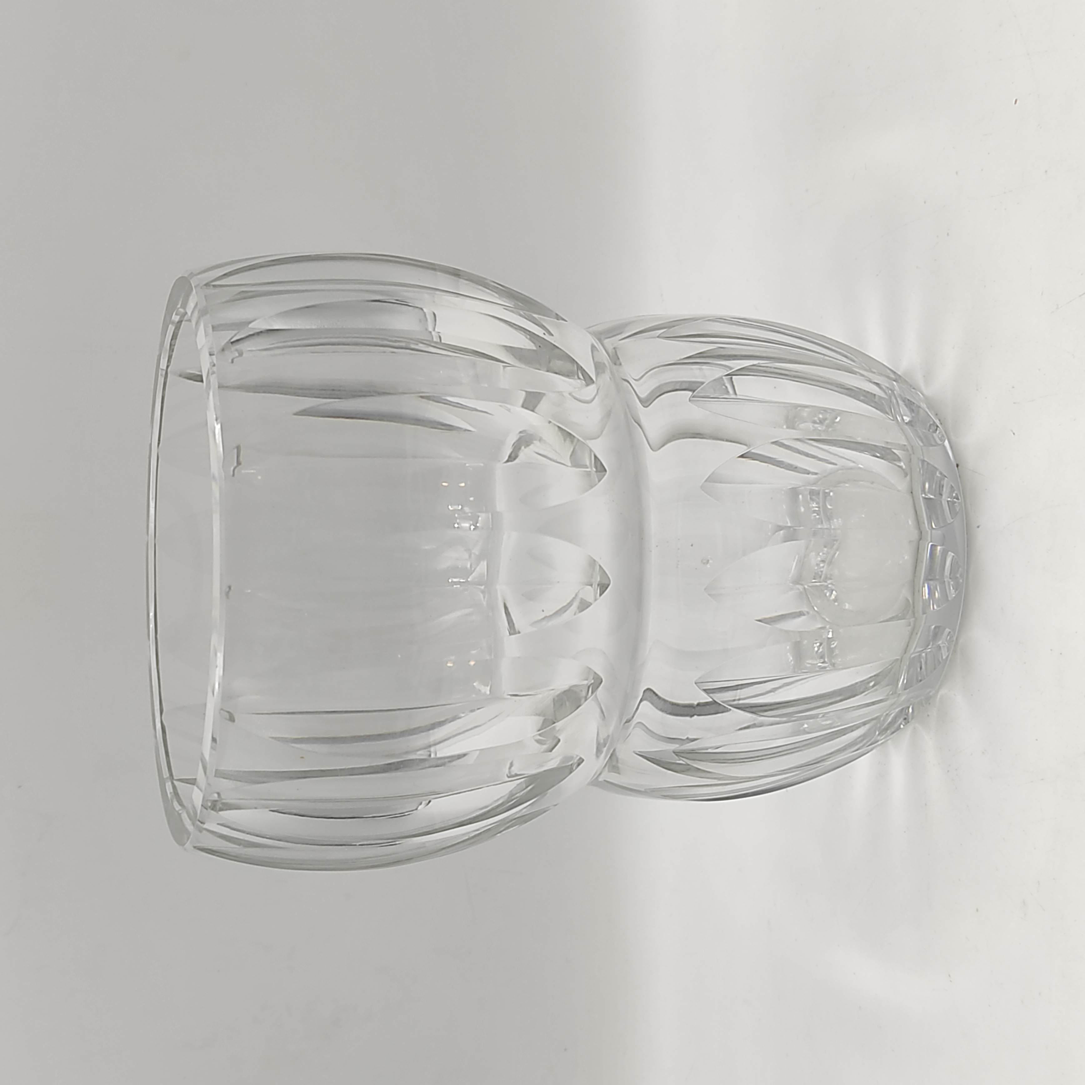 BACCARAT JOLI VASE TAILLE EN CRISTAL DIAM 13.5 CMHAUTEUR 18 CM