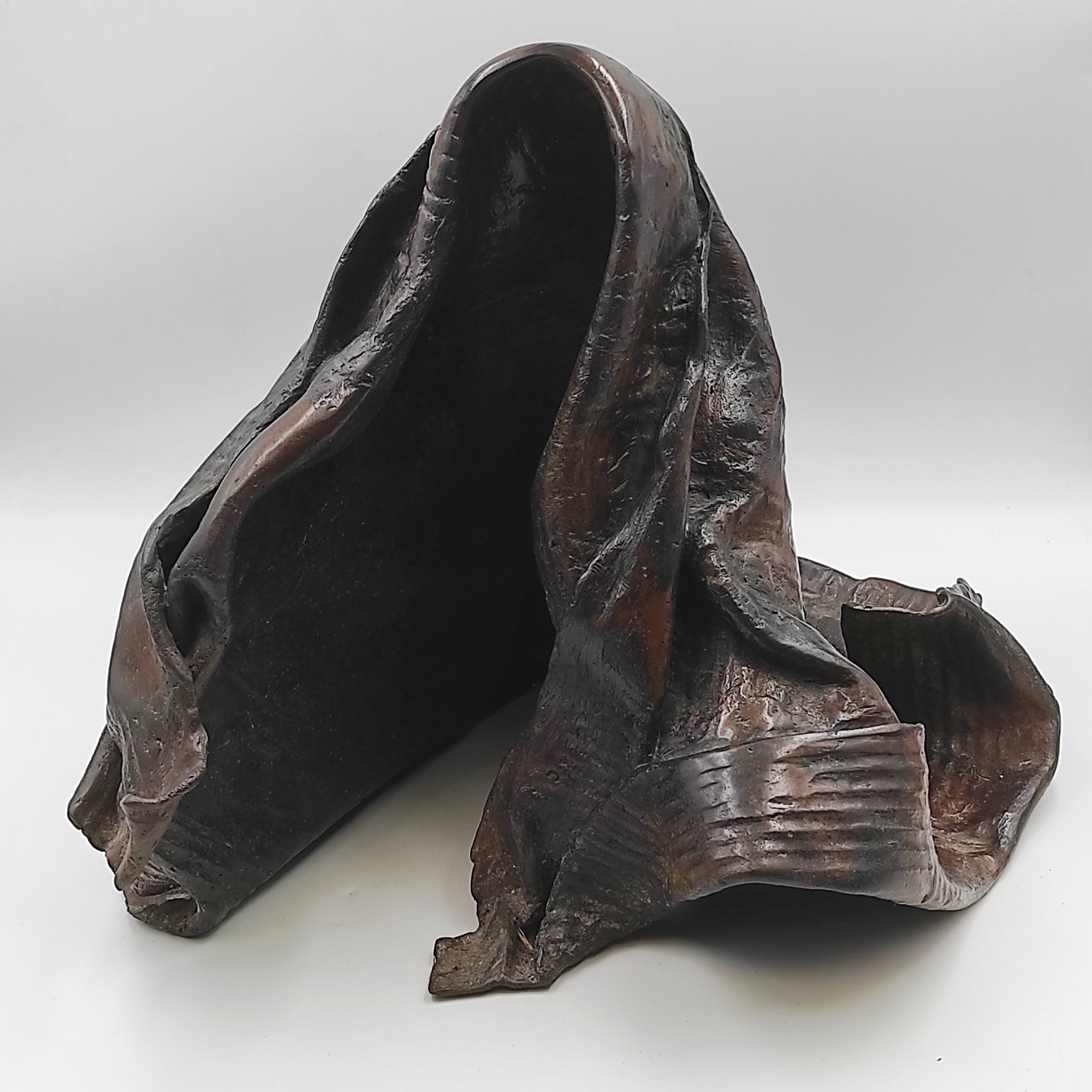 PERROT CATHERINE SCULPTURE EN BRONZE SILHOUETTE ENCAPUCHONNEE 33 x 33 x 30 CM