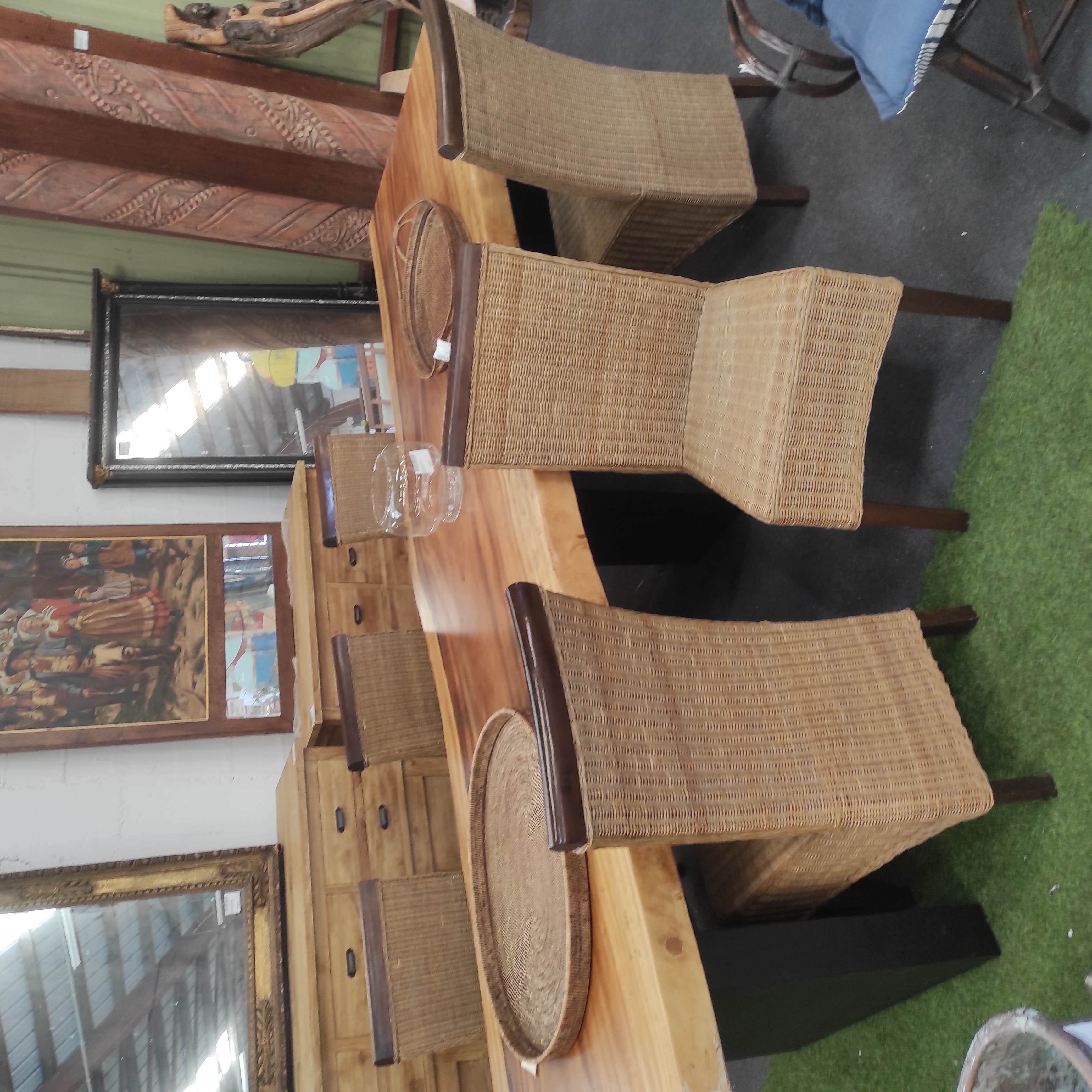 6 CHAISES EN ROTIN 