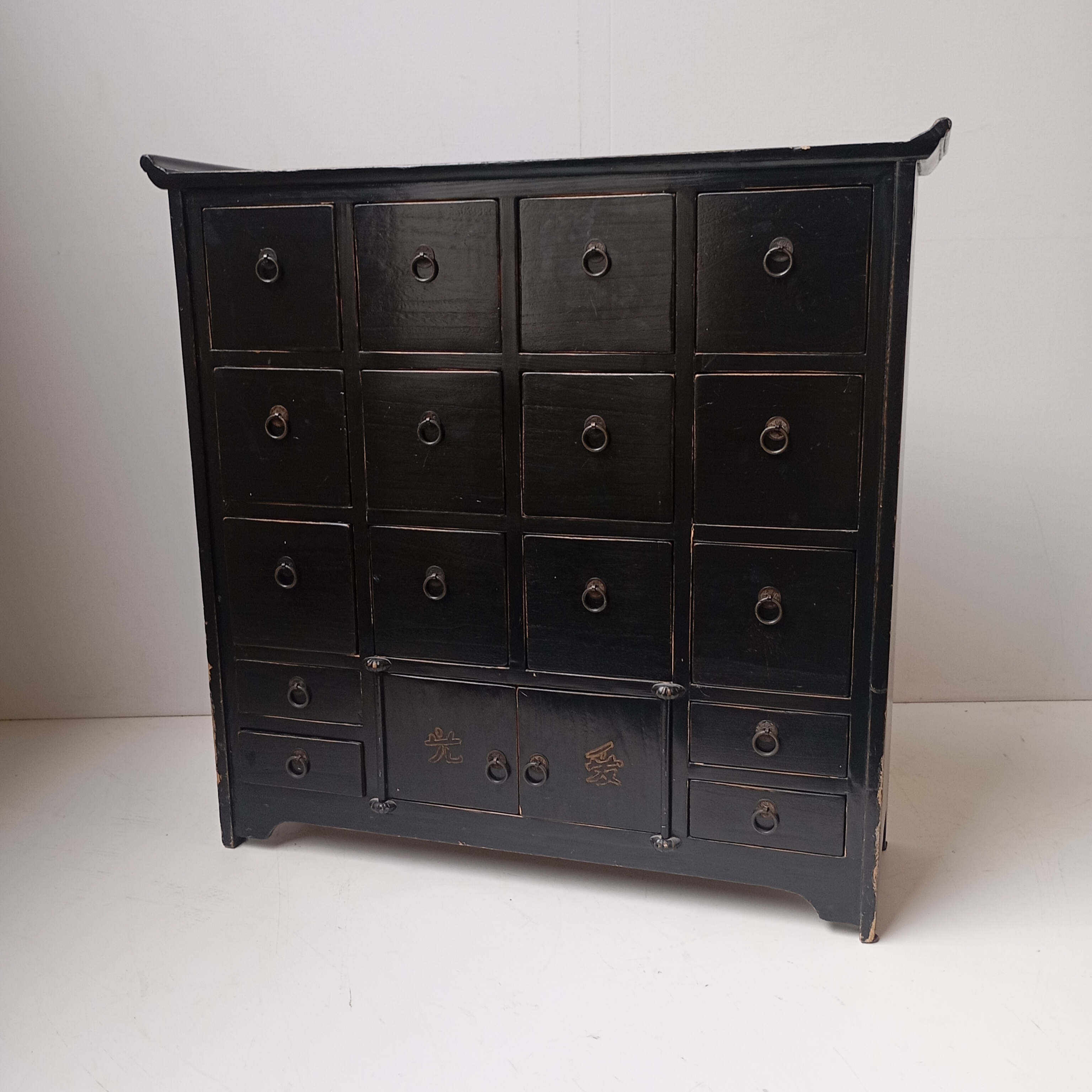 MEUBLE CHINOIS 16 TIROIRS 2 PORTES 92 x 92 x 28 CM