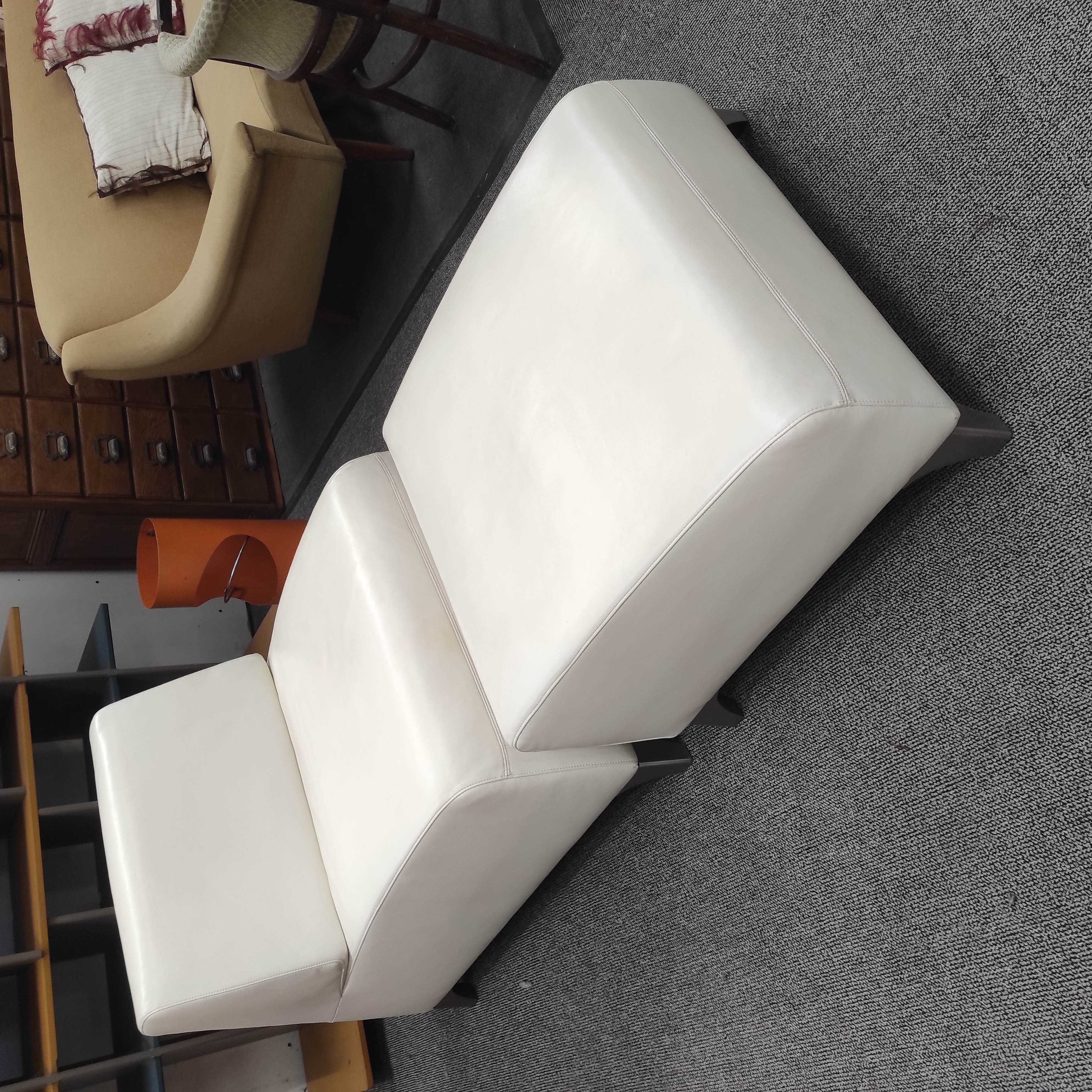 MERIDIENNE BRISEE EN CUIR BLANC 66/75/170 CM