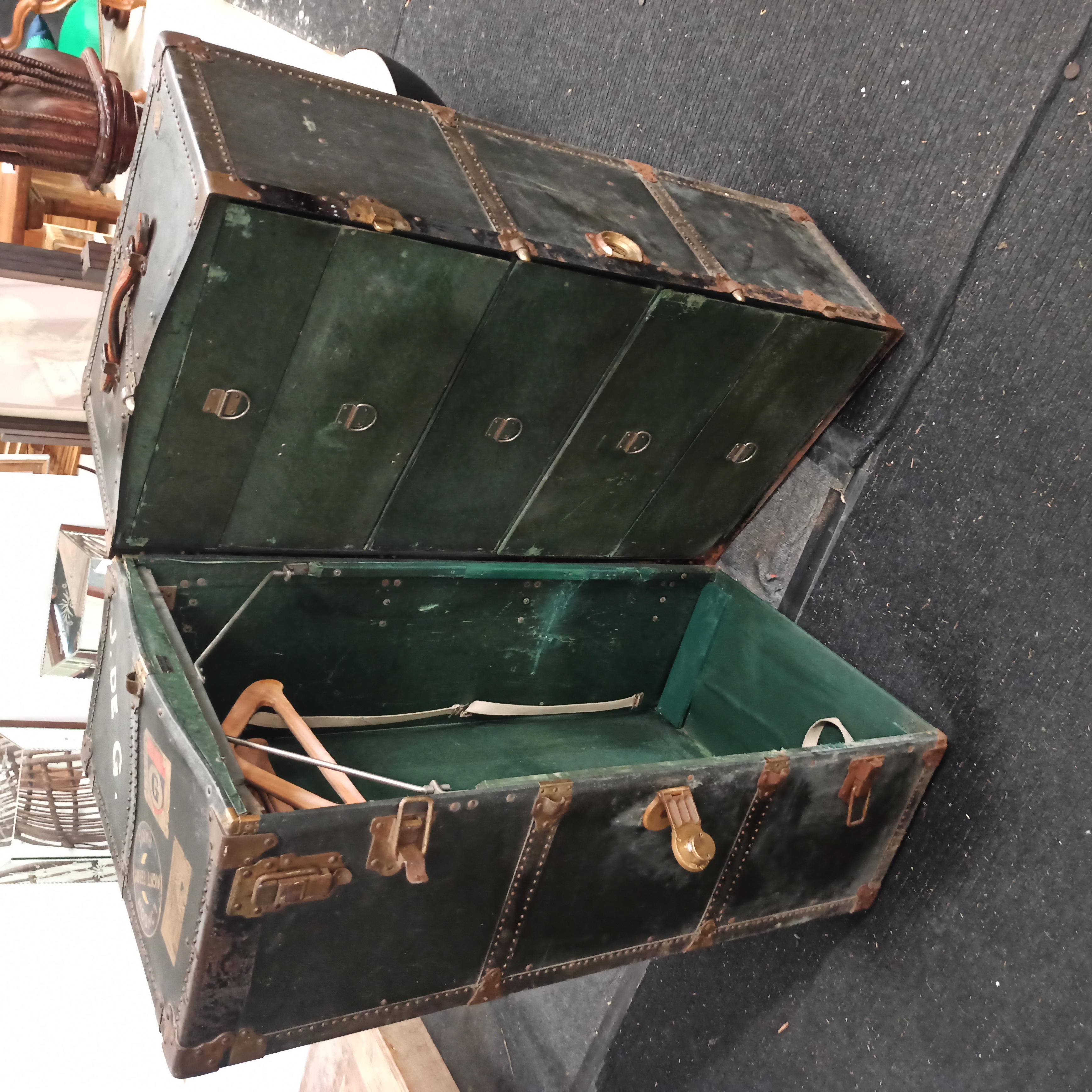 EVELEIGH MONTREAL GRANDE MALLE CABINE 66/10/57 CM