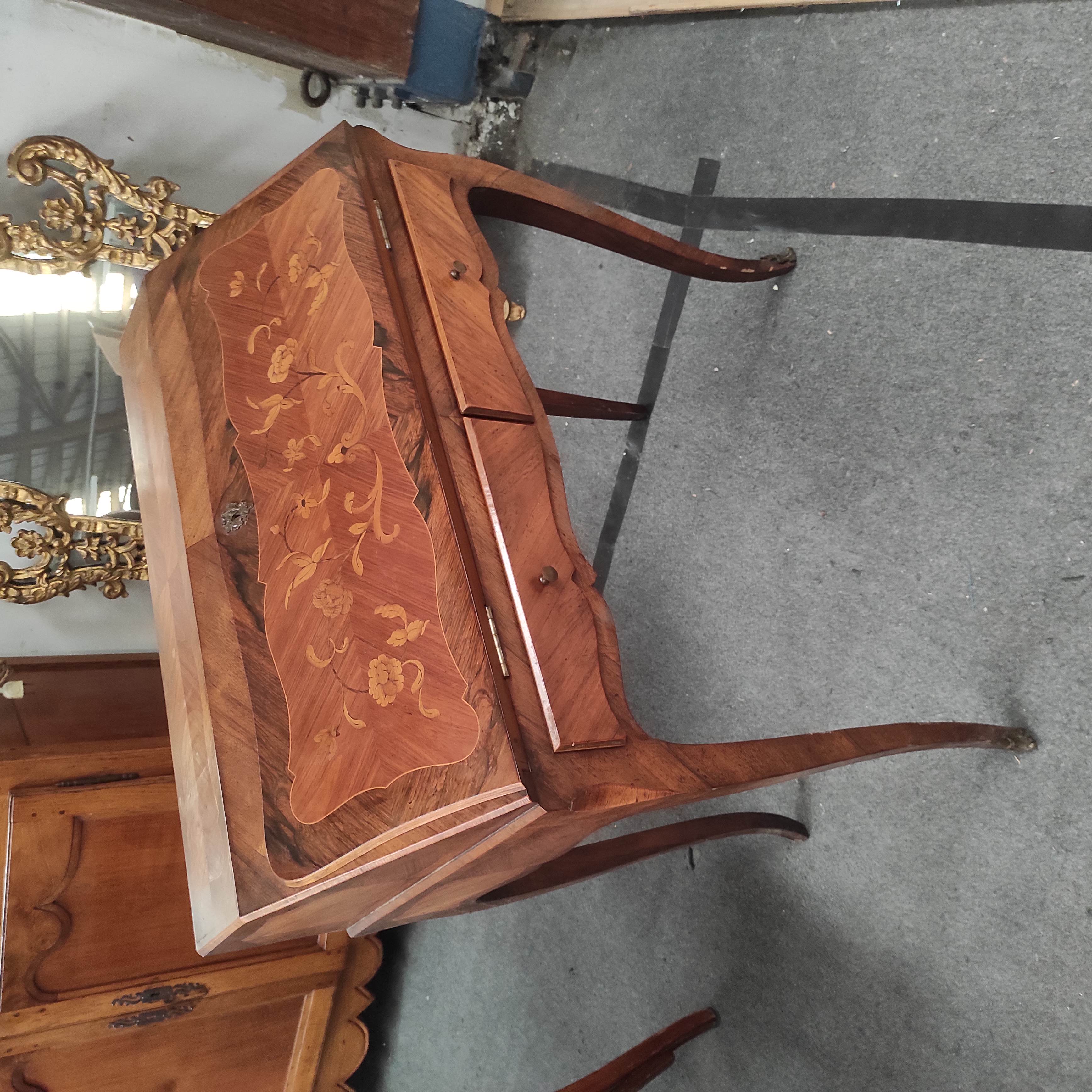 SECRETAIRE EN PENTE MARQUETE 2 TIROIRS (ECLATS PLACAGE) 76/84/41 CM