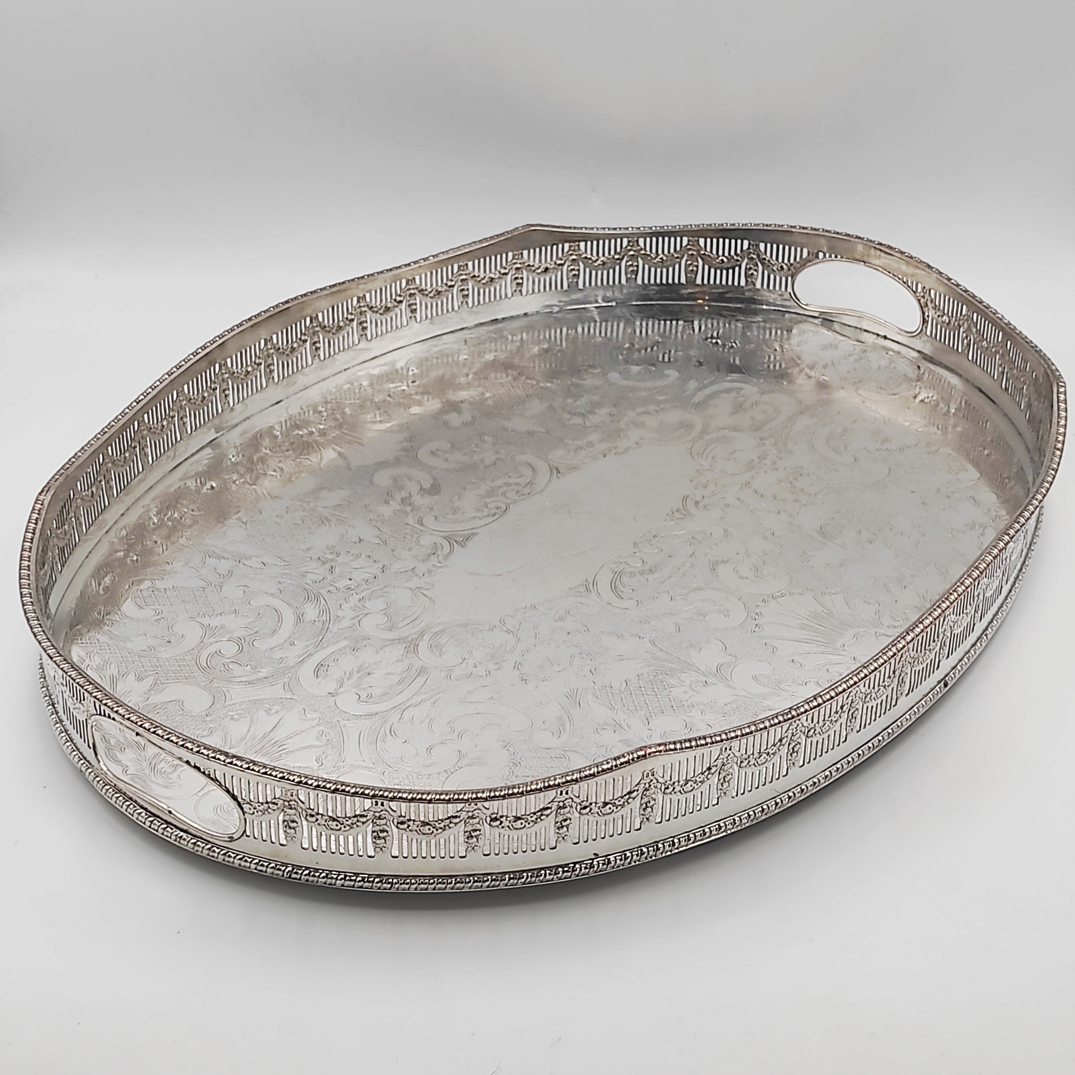GRAND PLATEAU SHEFFIELD EN METAL ARGENTE 52 CM