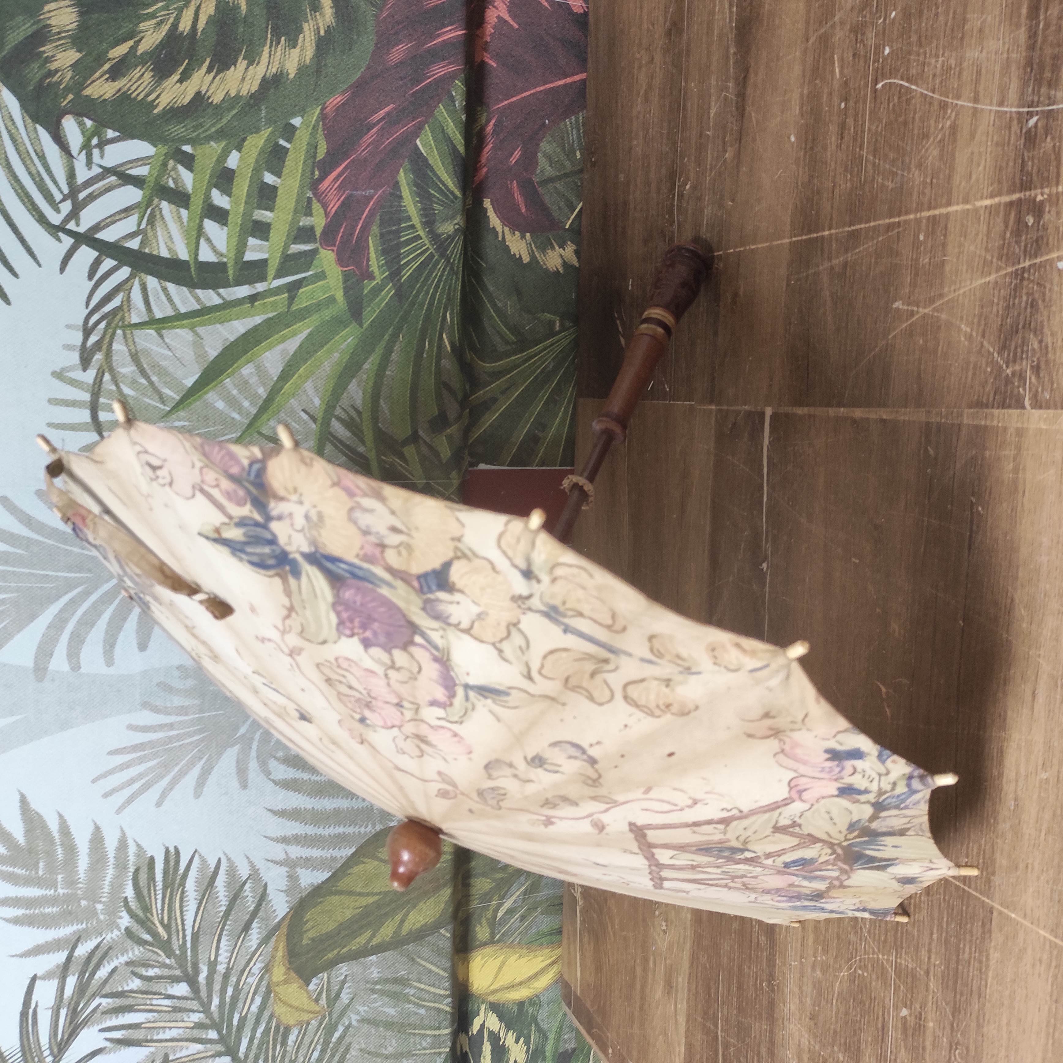 OMBRELLE MANCHE SCULPTE TISSU A MOTIFS