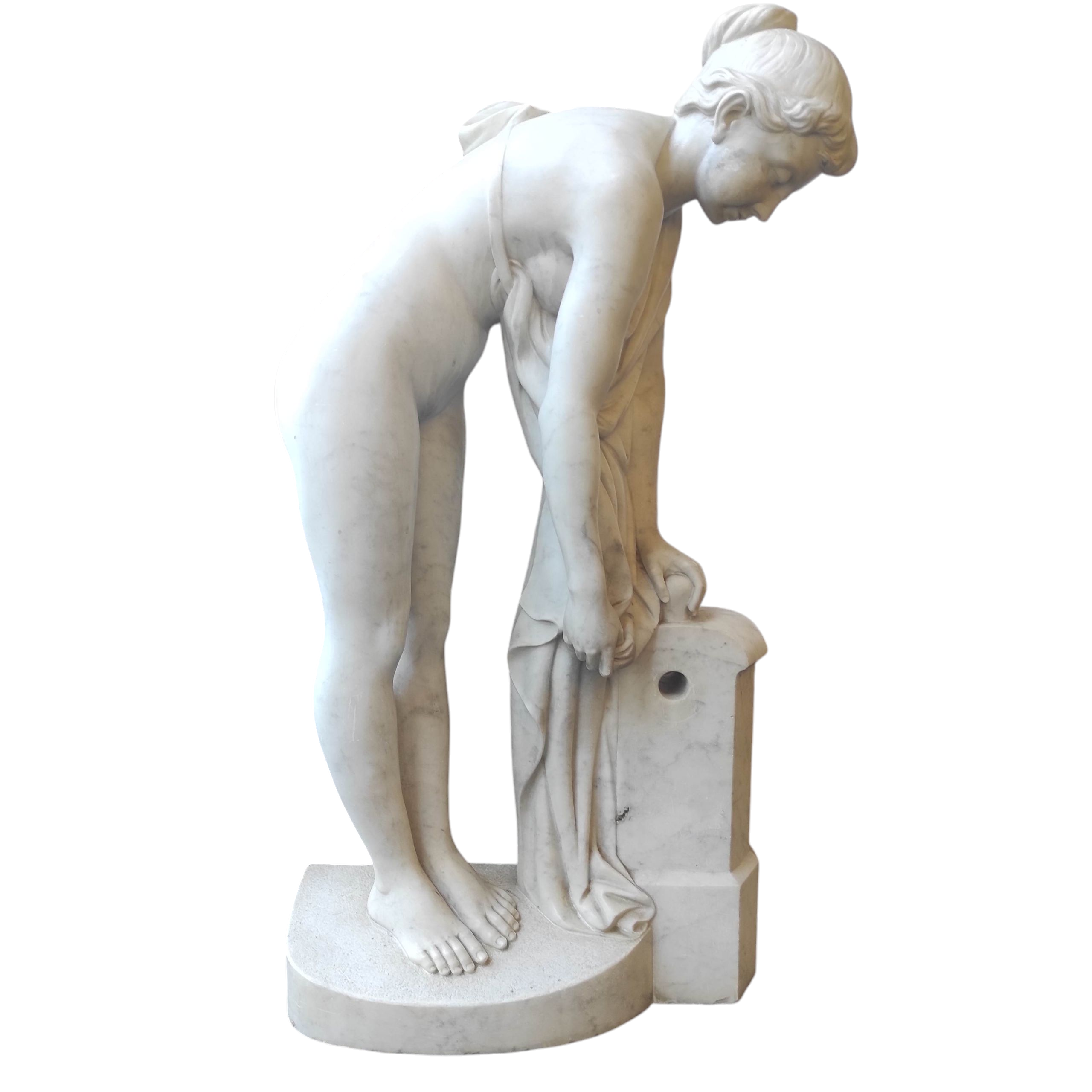 SCULPTURE LA JEUNE FILLE A LA FONTAINE 87/44/16 CM EN MARBRE
