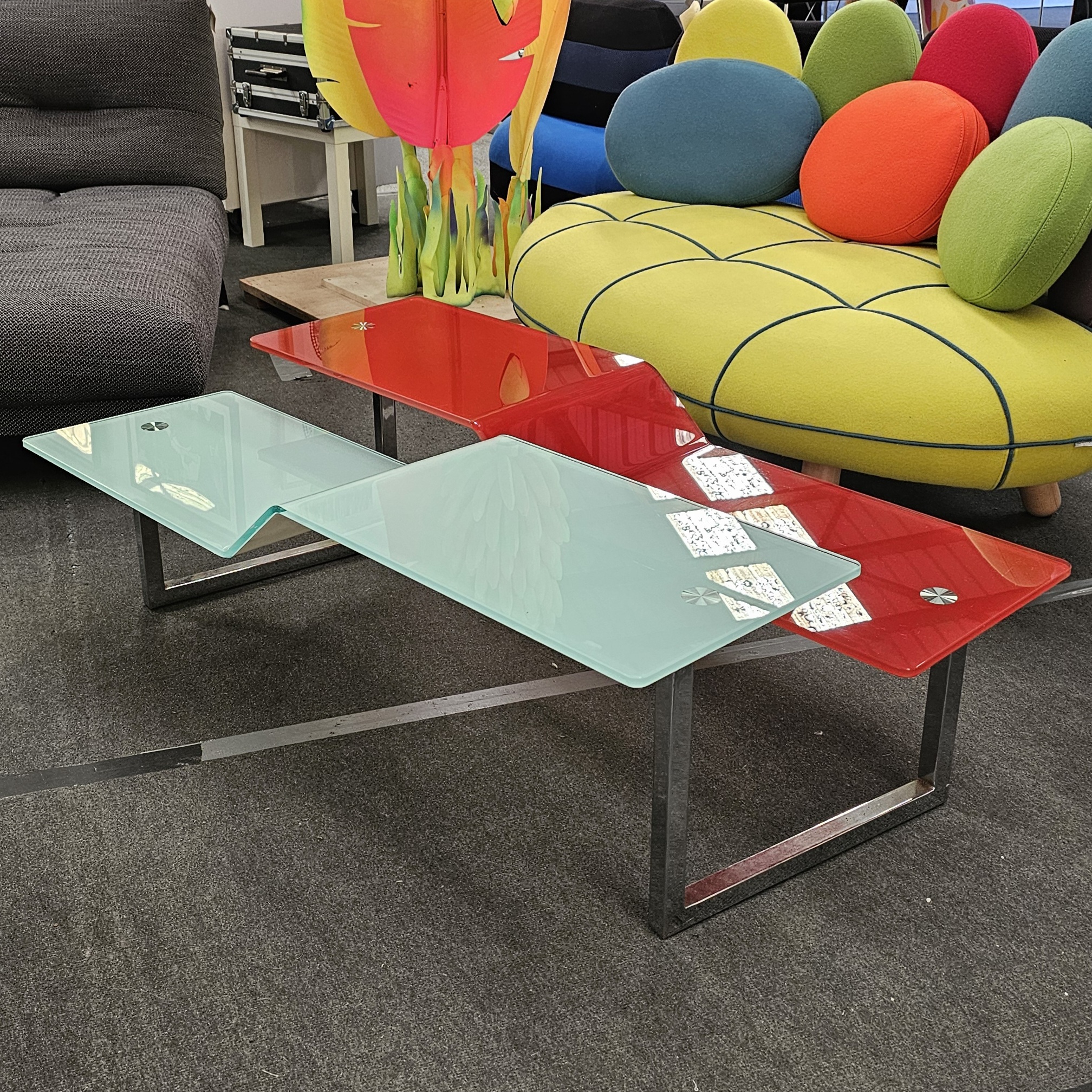 TABLE BASSE MODERNE 2 PLATEAUX DE VERRE ROUGE ET BLANC140 x70 x 42 CM