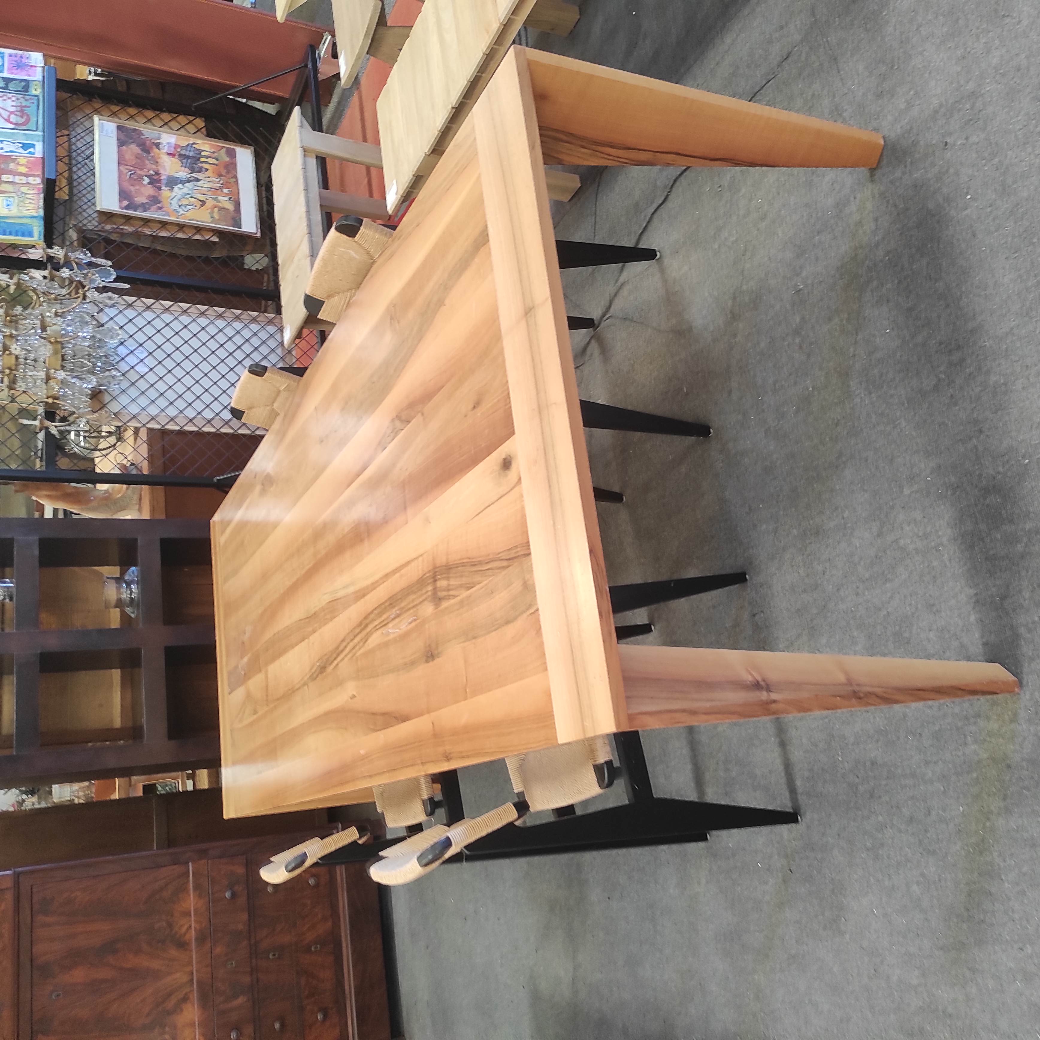 LIGNE ROSET TABLE DE REPAS TRAPEZE 240/75/100 CM EN NOYER EN L ETAT