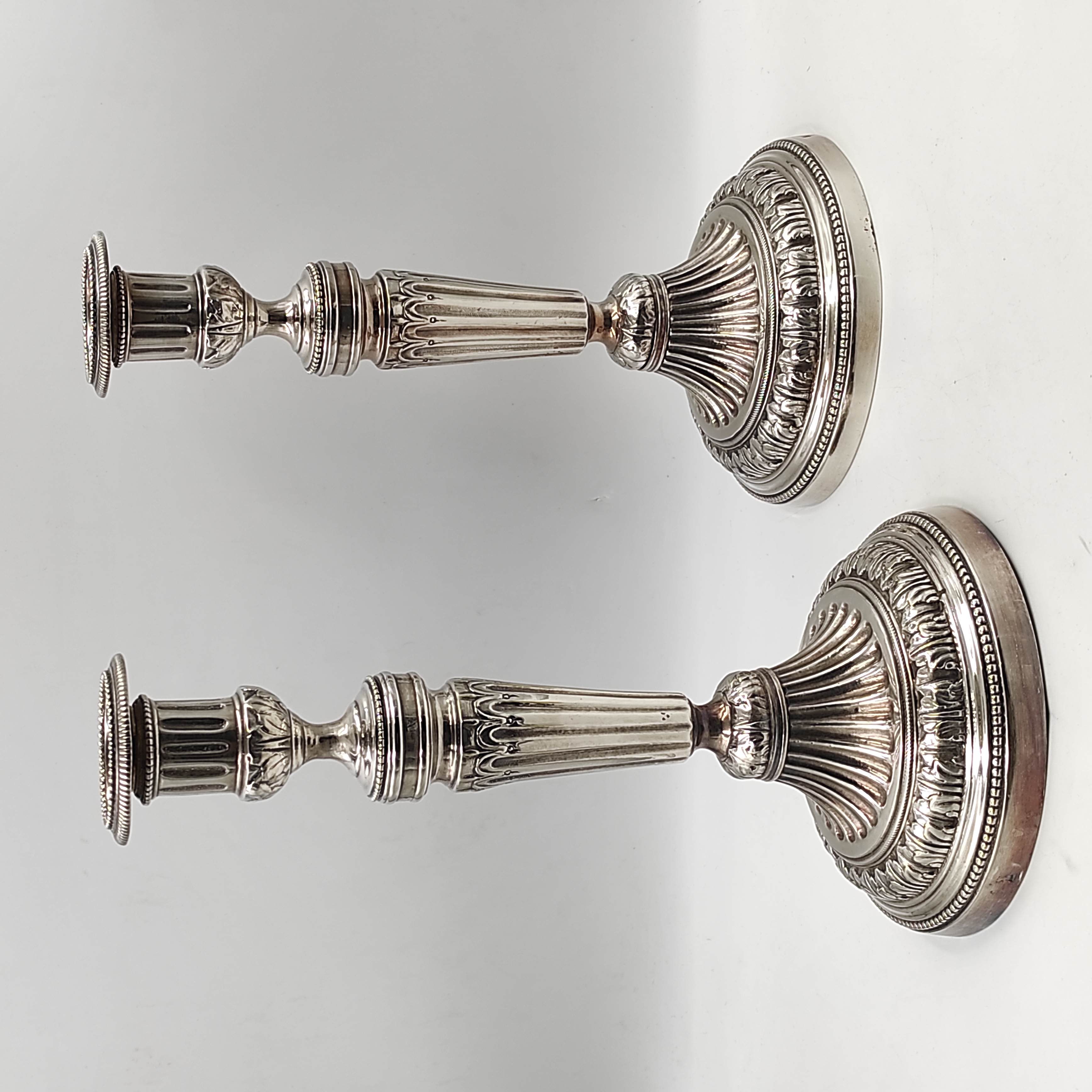 CHRISTOFLE PAIRE DE BOUGEOIRS EN METAL ARGENTE 30 CM 
