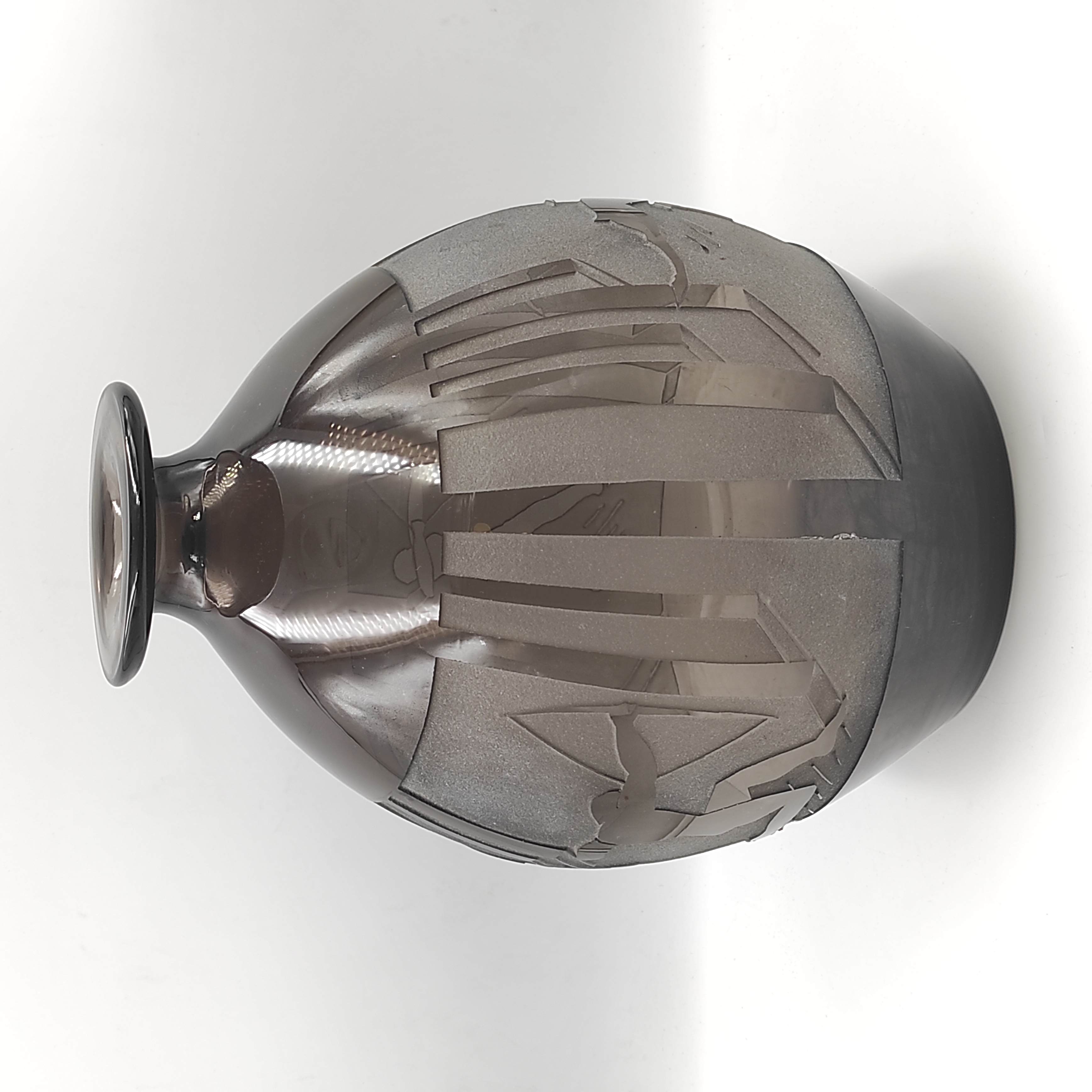 BERLYS VASE ART DECO A DECOR D  ARCHERS ET D ANTILOPES 31 CM