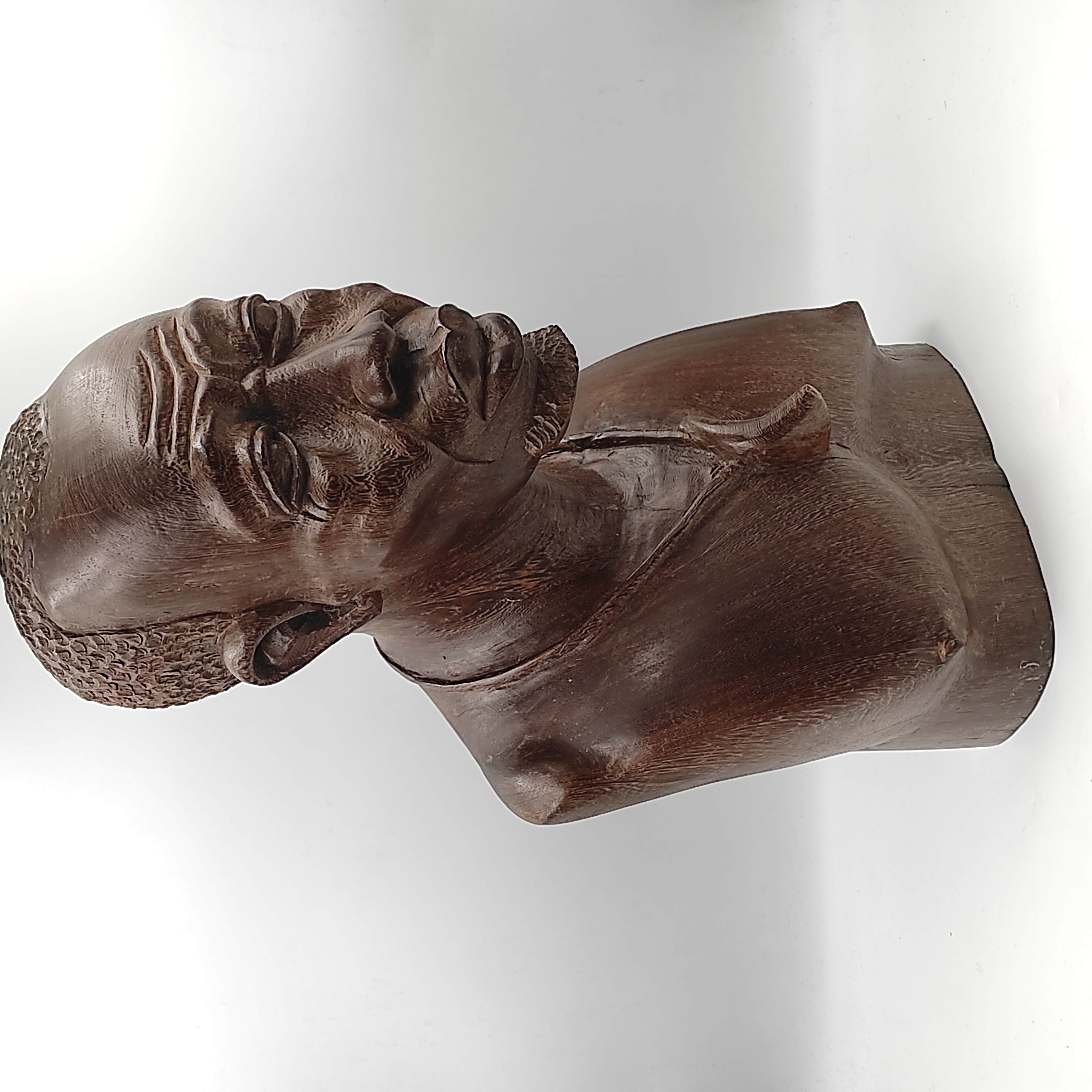 BUSTE D HOMME AFRICAIN AU PENDENTIF 43 x 23 x 22 CM