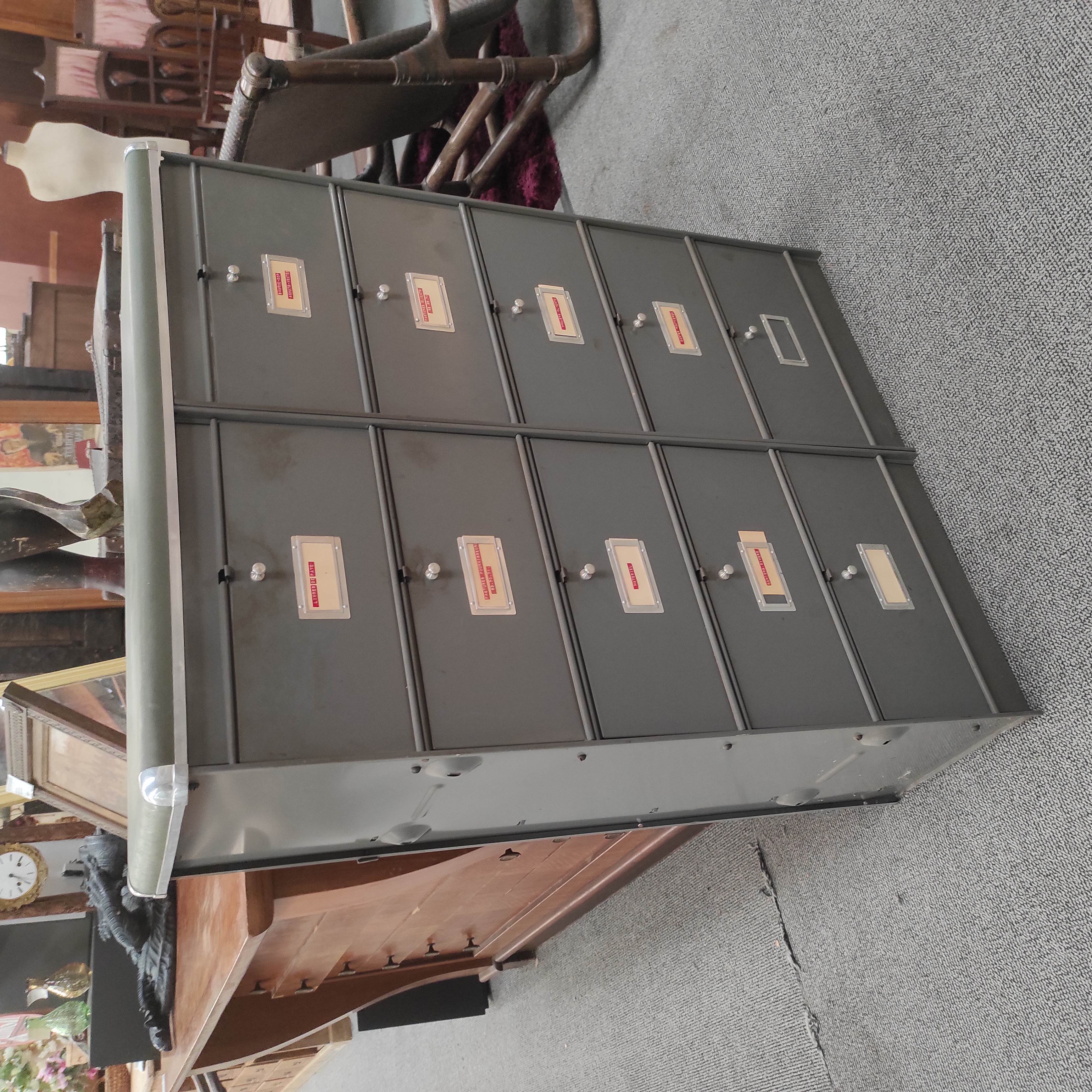 ARMOIRE INDUS 10 CLAPETS 89/108/33 CM 