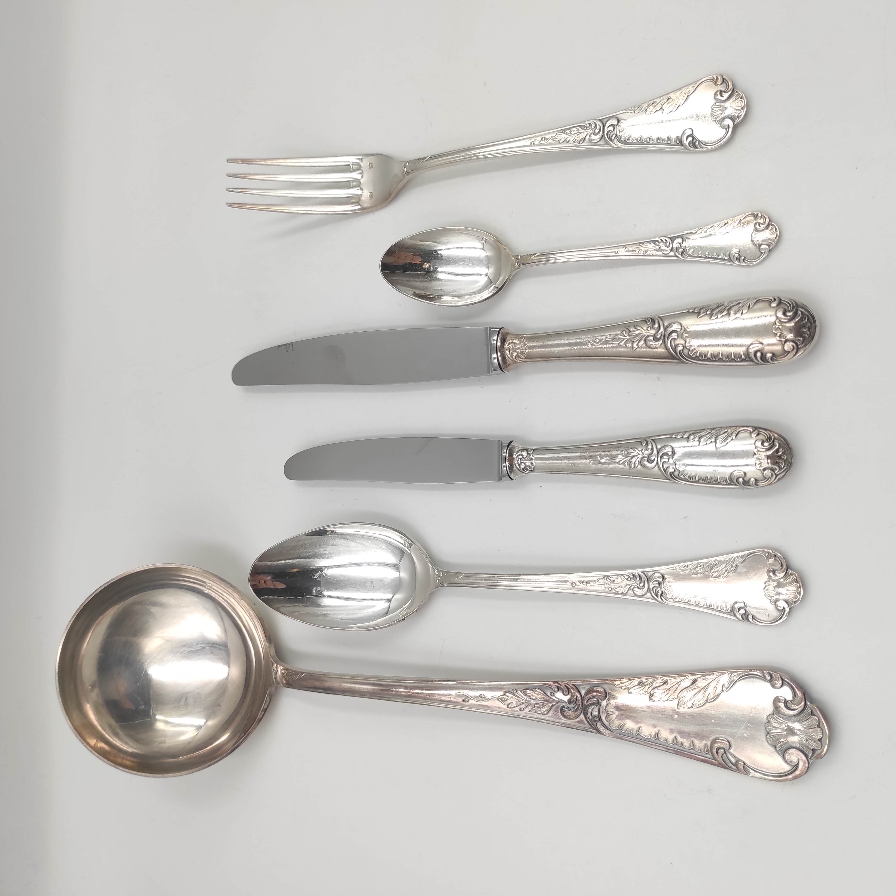 FRIONNET FRANCOIS MENAGERE 61 PIECES EN METAL ARGENTE