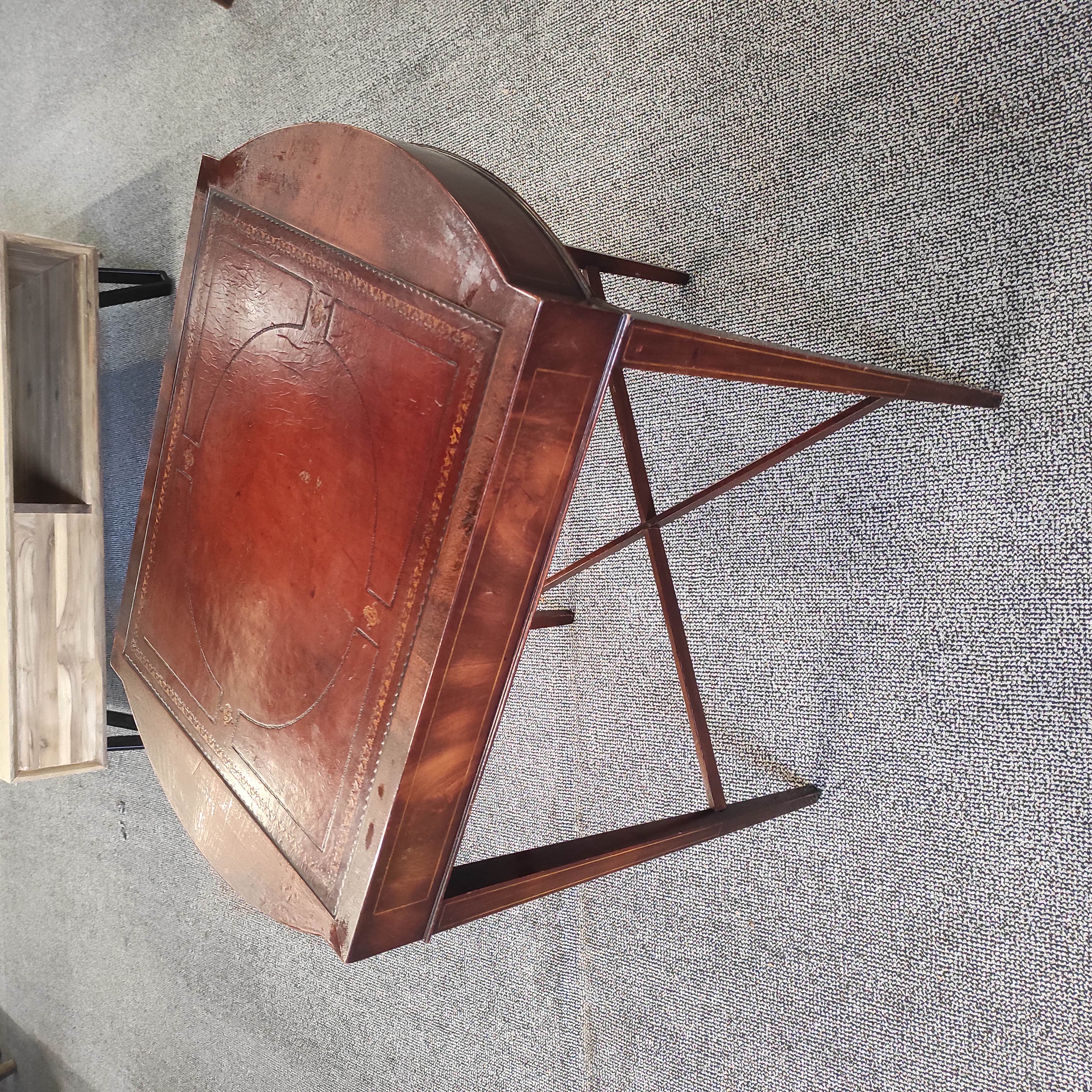 TABLE DE MILIEU AVEC ENTRETOISE ET PLATEAU CUIR 66/69/48 CM STYLE DIRECTOIRE