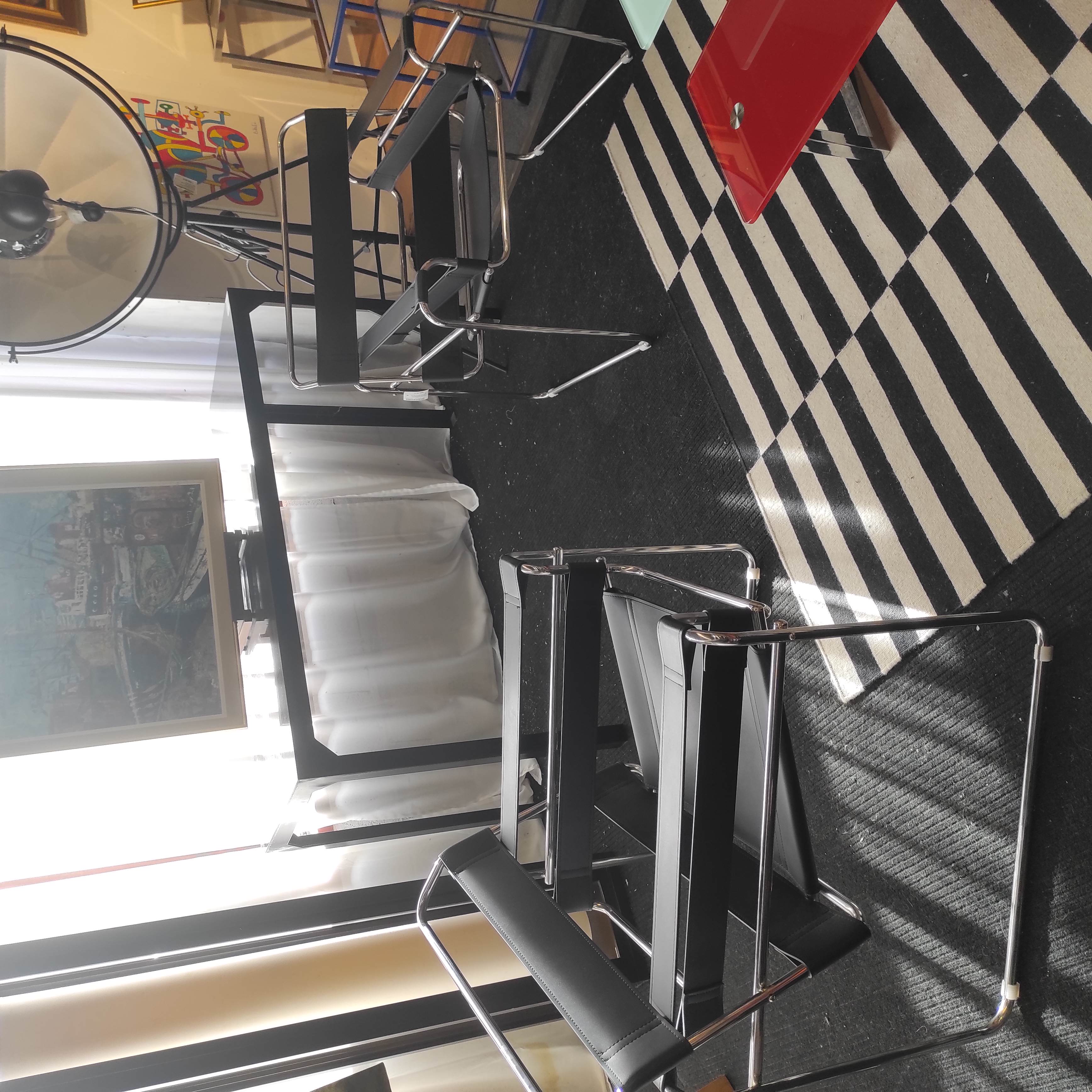 PAIRE DE FAUTEUILS DLG DE BREUER CUIR NOIR ET TUBE CHROME 78 x 76 x 73 CM