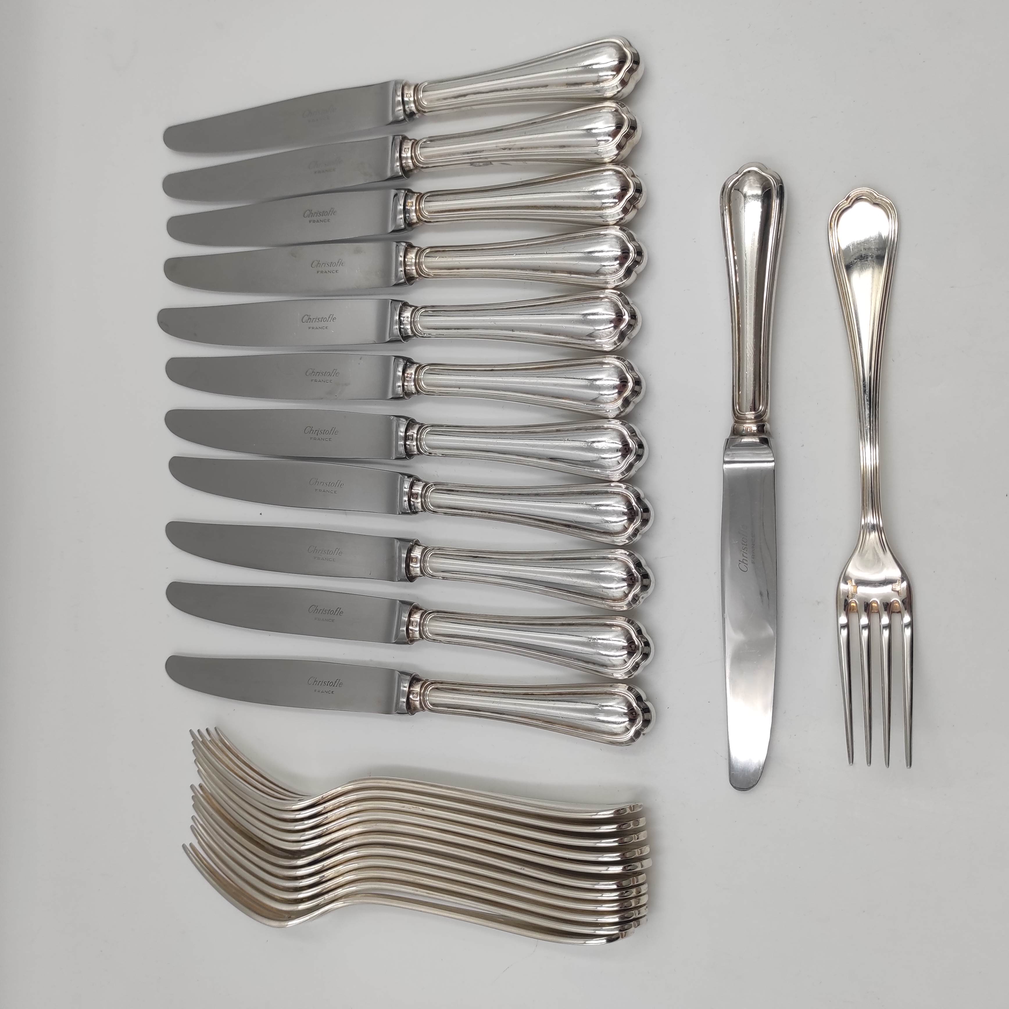 CHRISTOFLE SPATOUR 12 COUTEAUX ET FOURCHETTES A ENTREMET (24 PIECES)