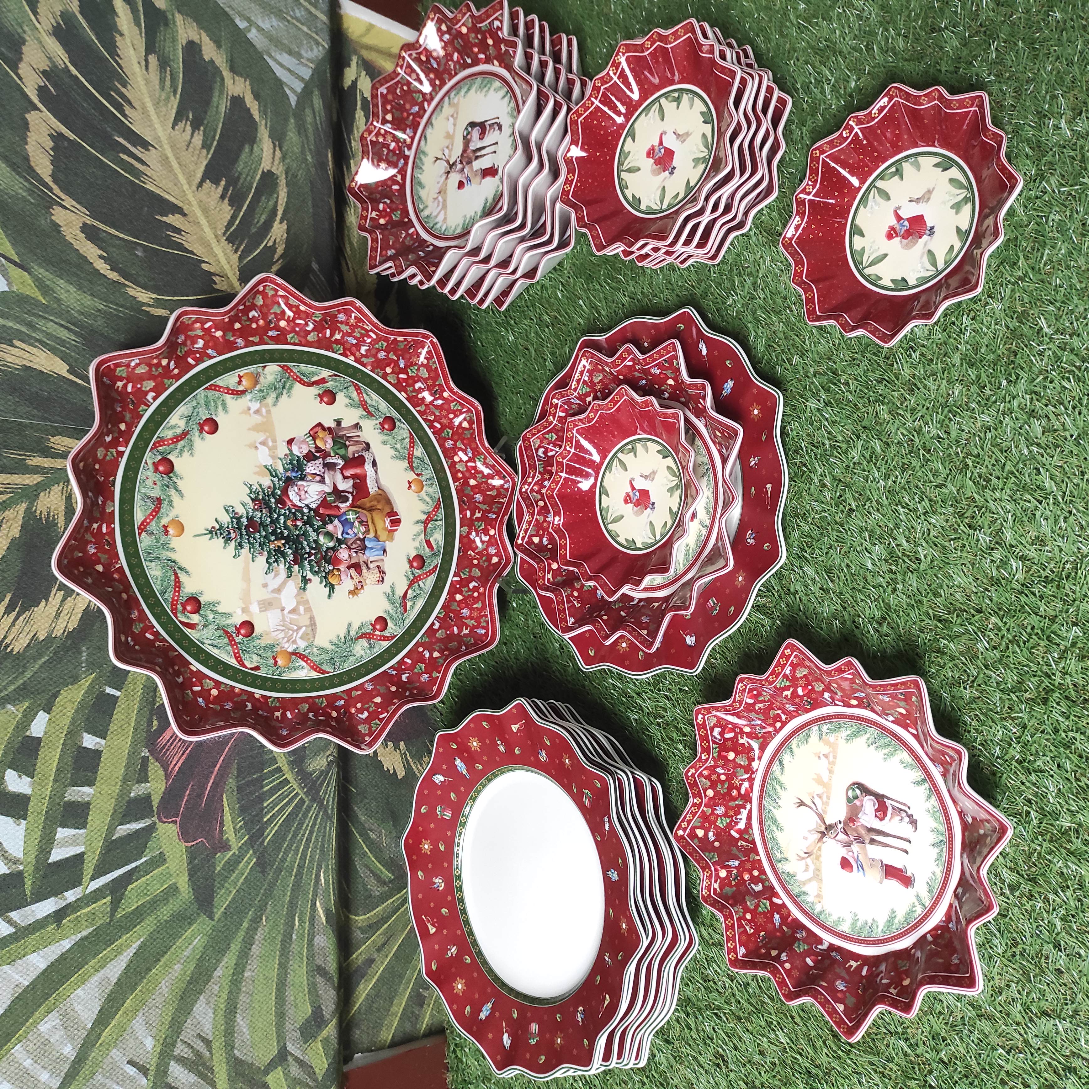 VILLEROY ET BOCH SERVICE DE TABLE A DECOR DE SCENE DE NOEL