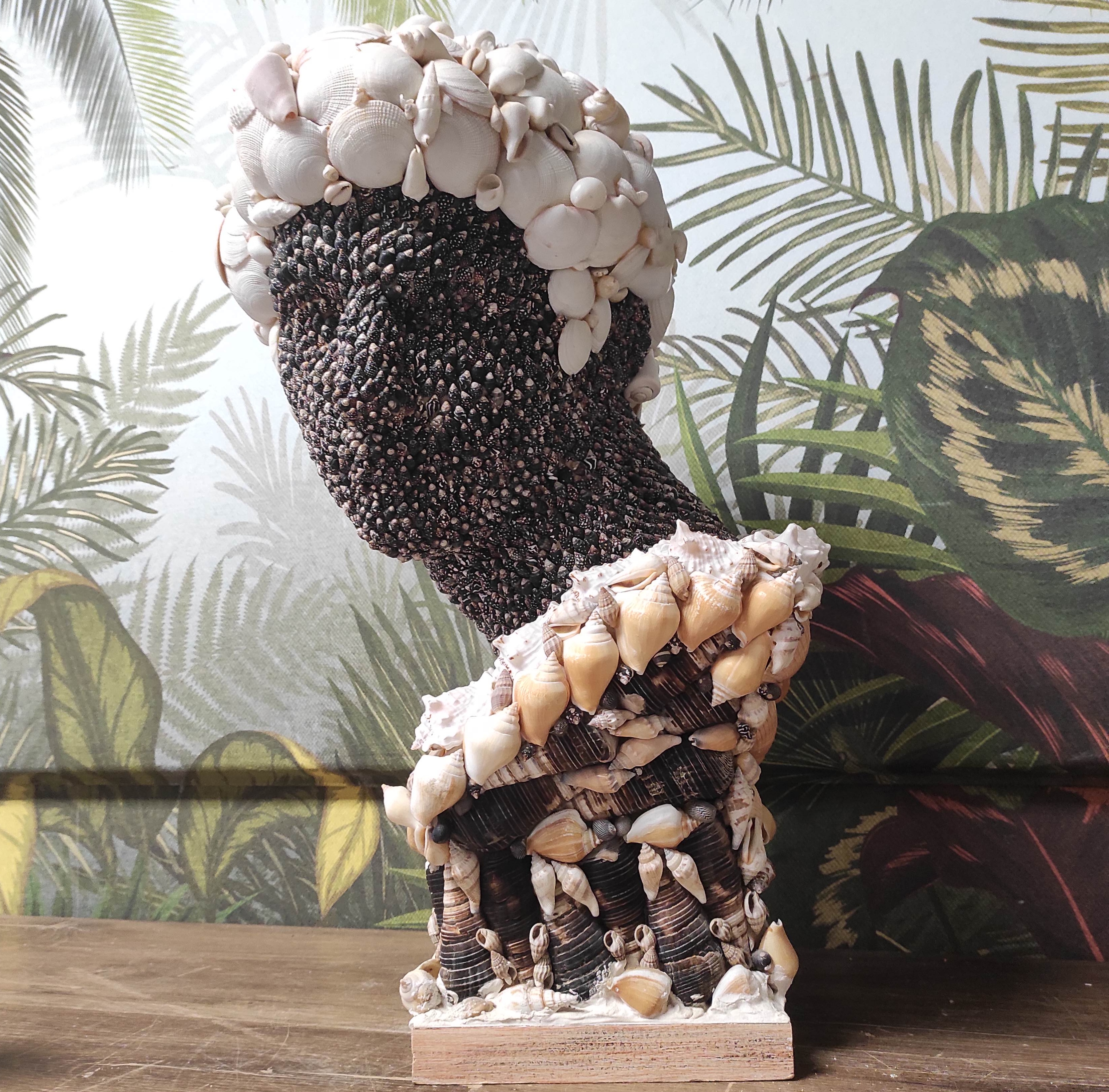 GRAND BUSTE D APOLLON RECOUVERT DE COQUILLAGES H 64 CM