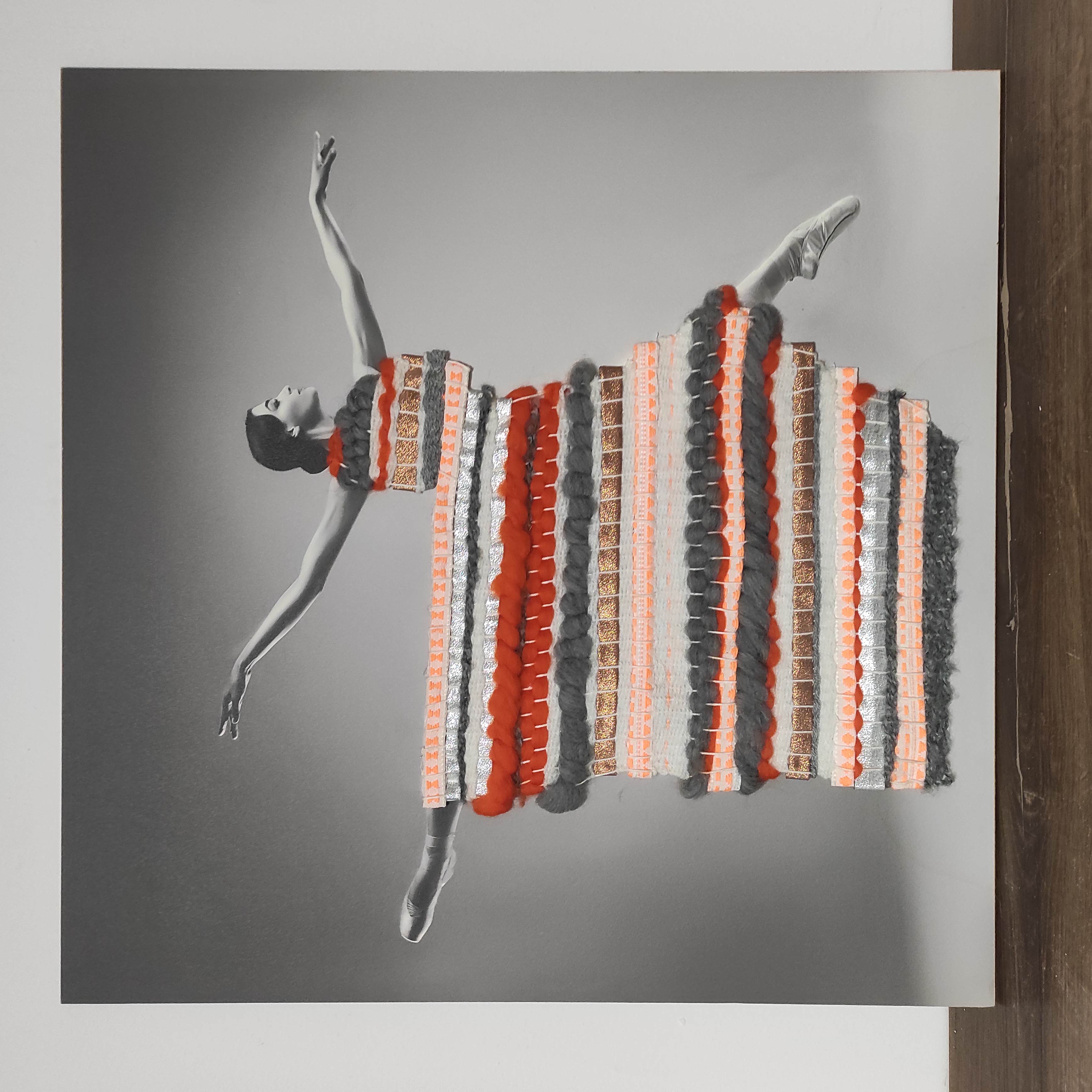 ÂGASTE TISSAGE ARTISANAL COUSU SUR PHOTO LA DANSEUSE ETOILEE 65 x 65 CM