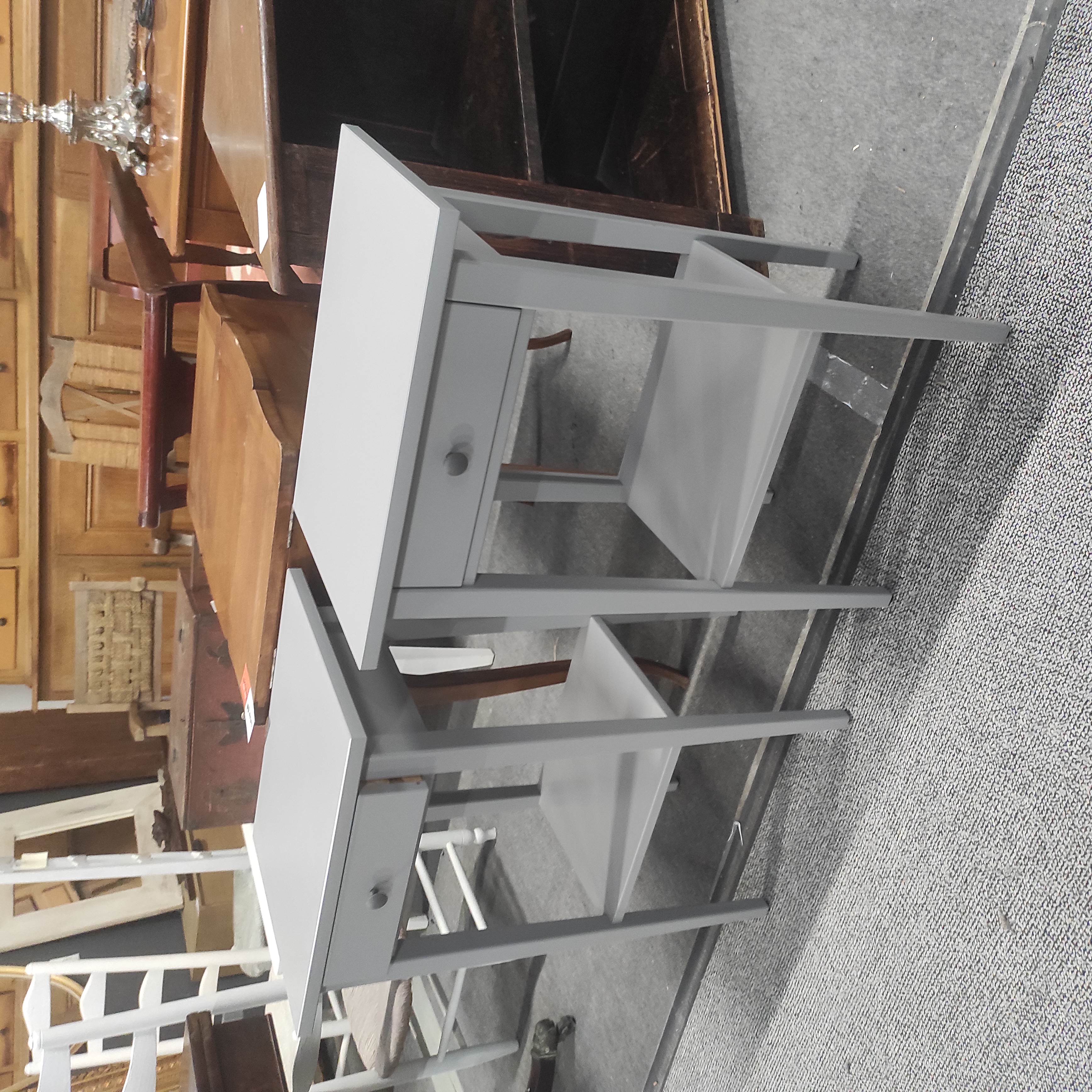 PAIRE DE TABLES DE NUIT GRISES 1 TIROIR 71 X 46 X 35 CM