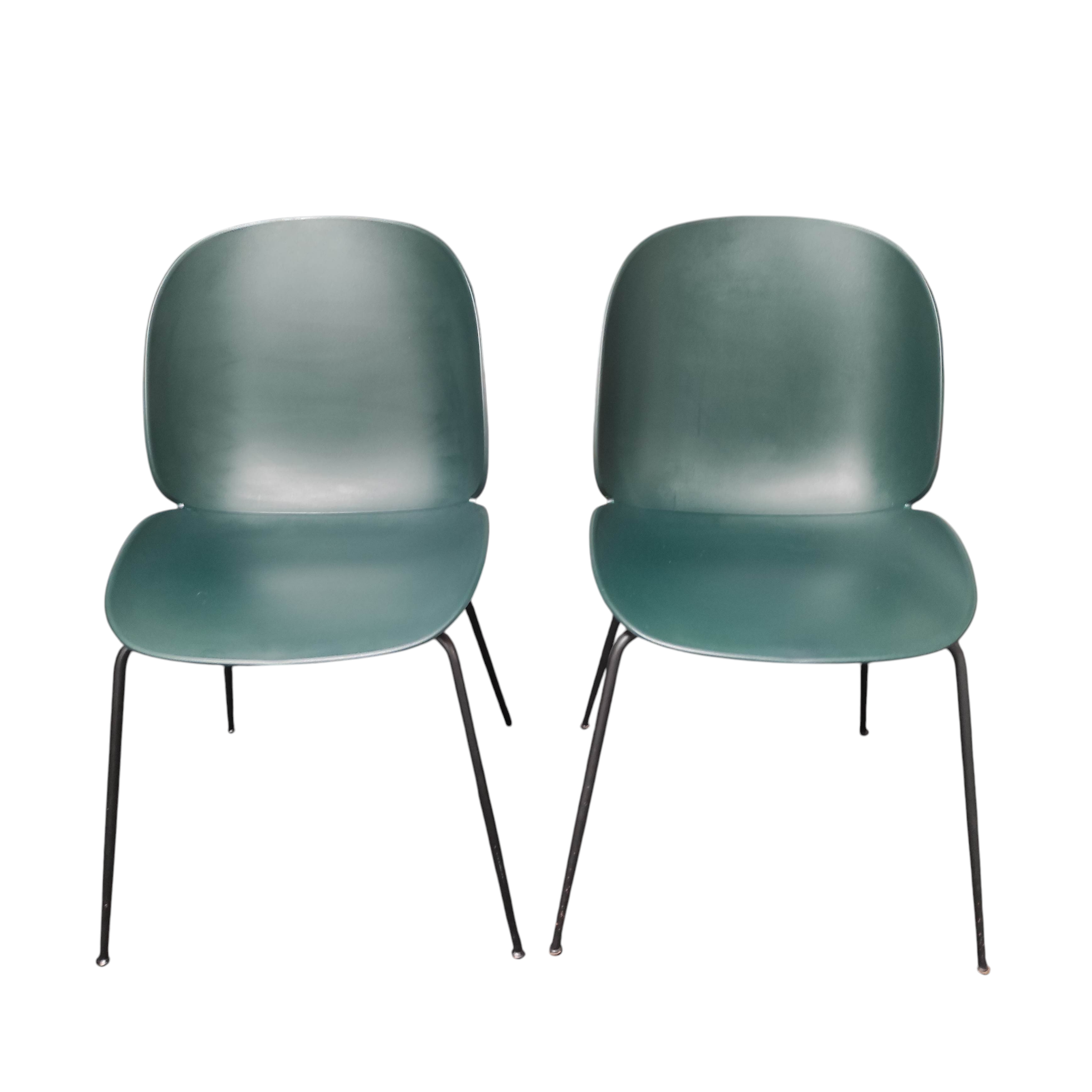 GUBI PAIRE DE CHAISES 47/87/47 CM