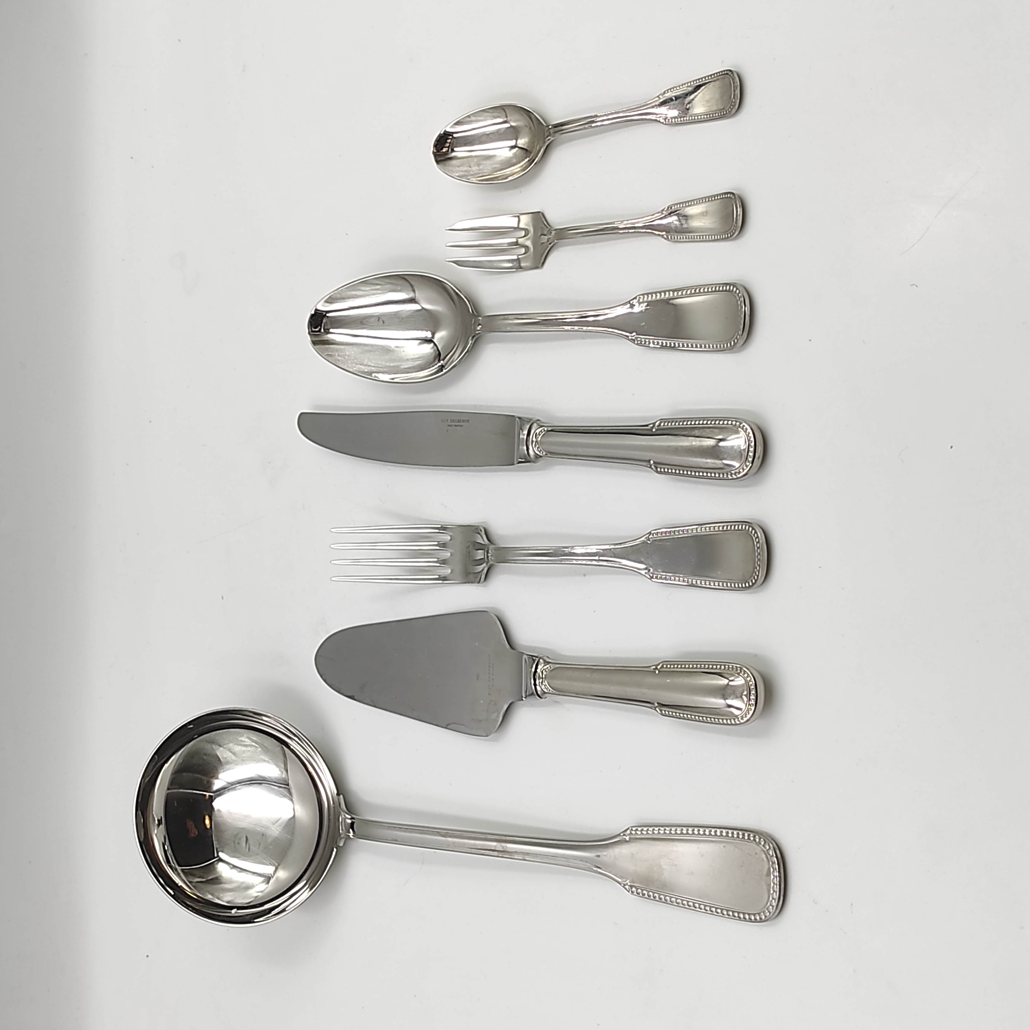 GUY DEGRENNE MENAGERE EN INOX 62 PIECES + BOITE