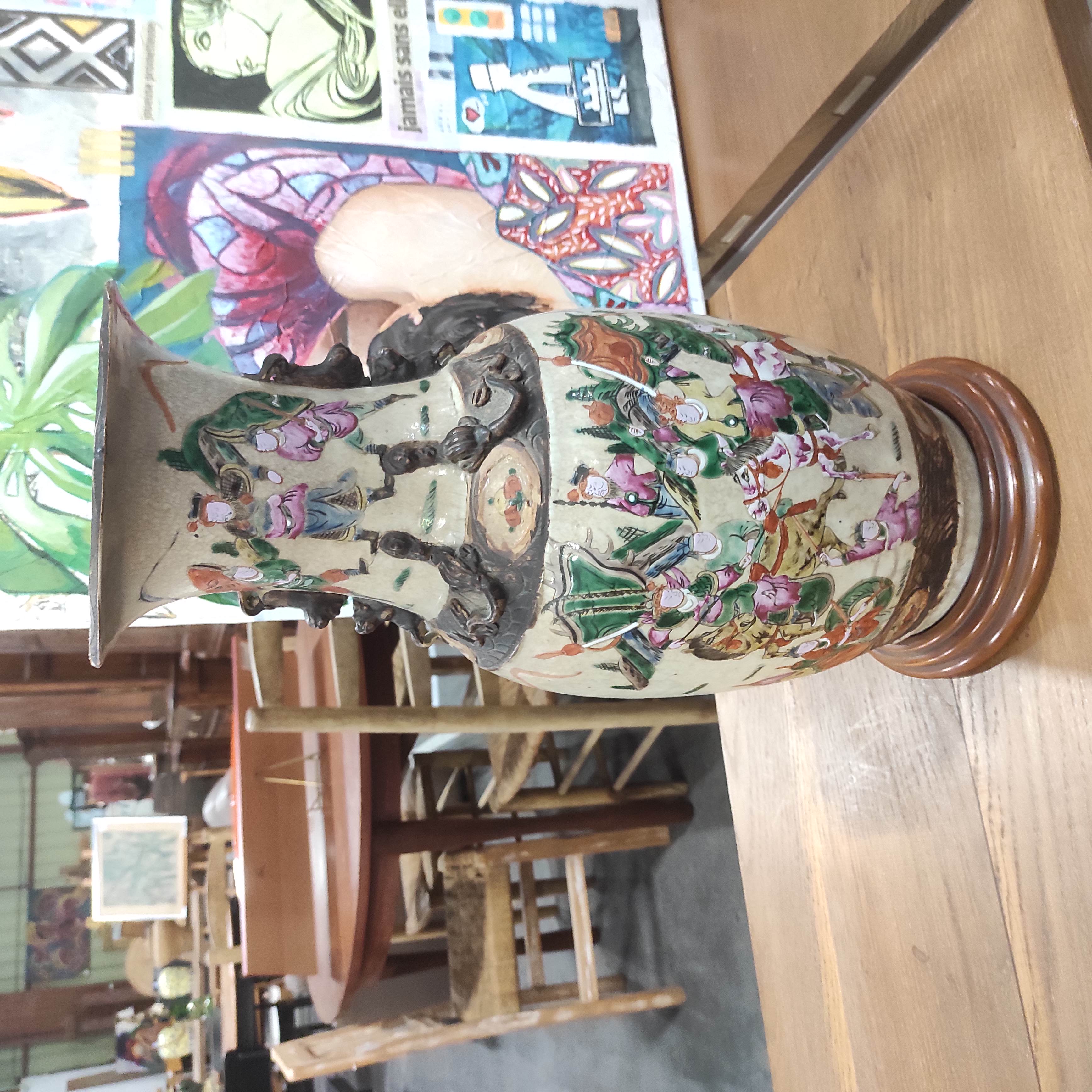 GRAND VASE DE NANKIN A DECOR DE GUERRIERS H 47 CM