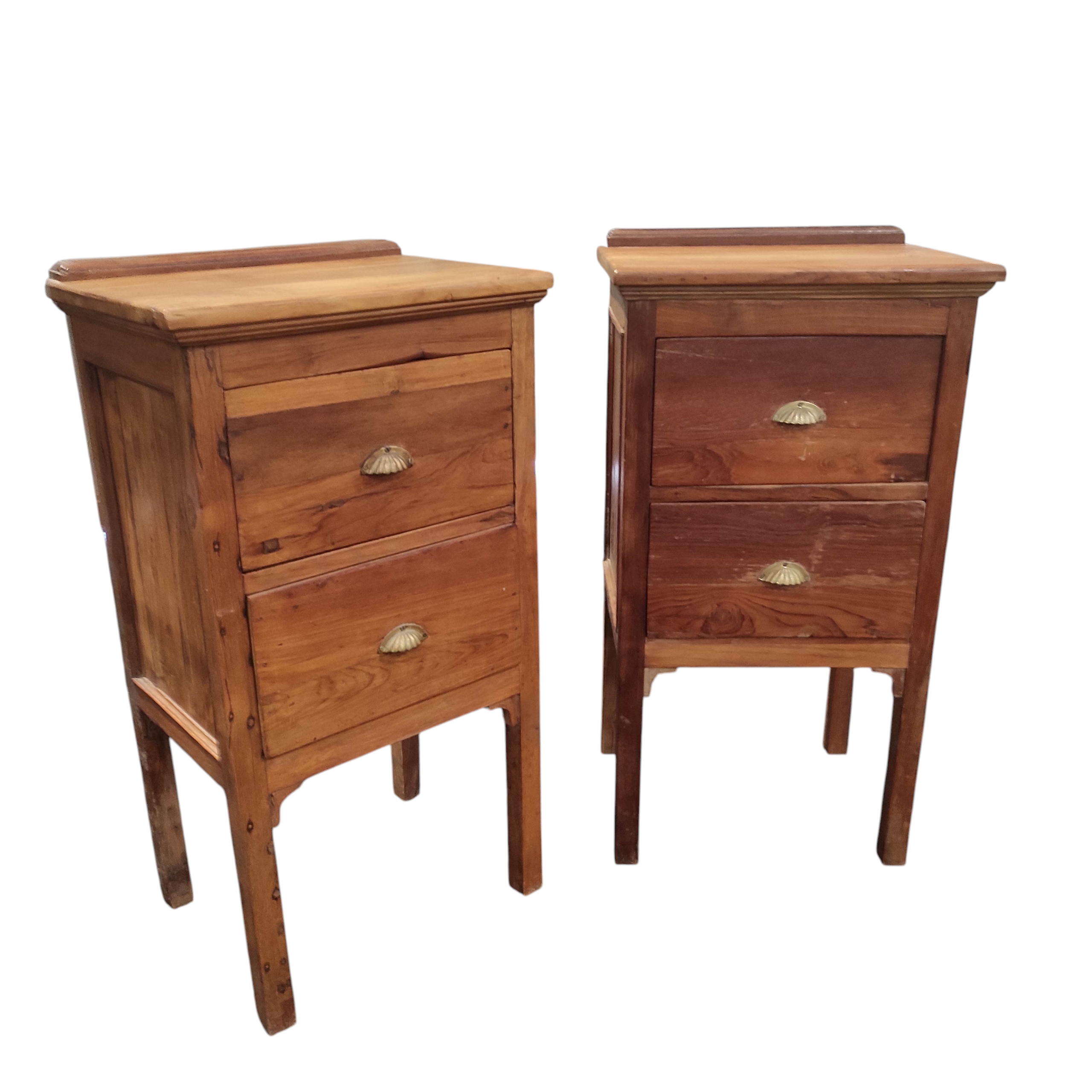 PAIRE DE CHEVETS 2 TIROIRS POIGNEES COQUILLES 42/80/33 CM