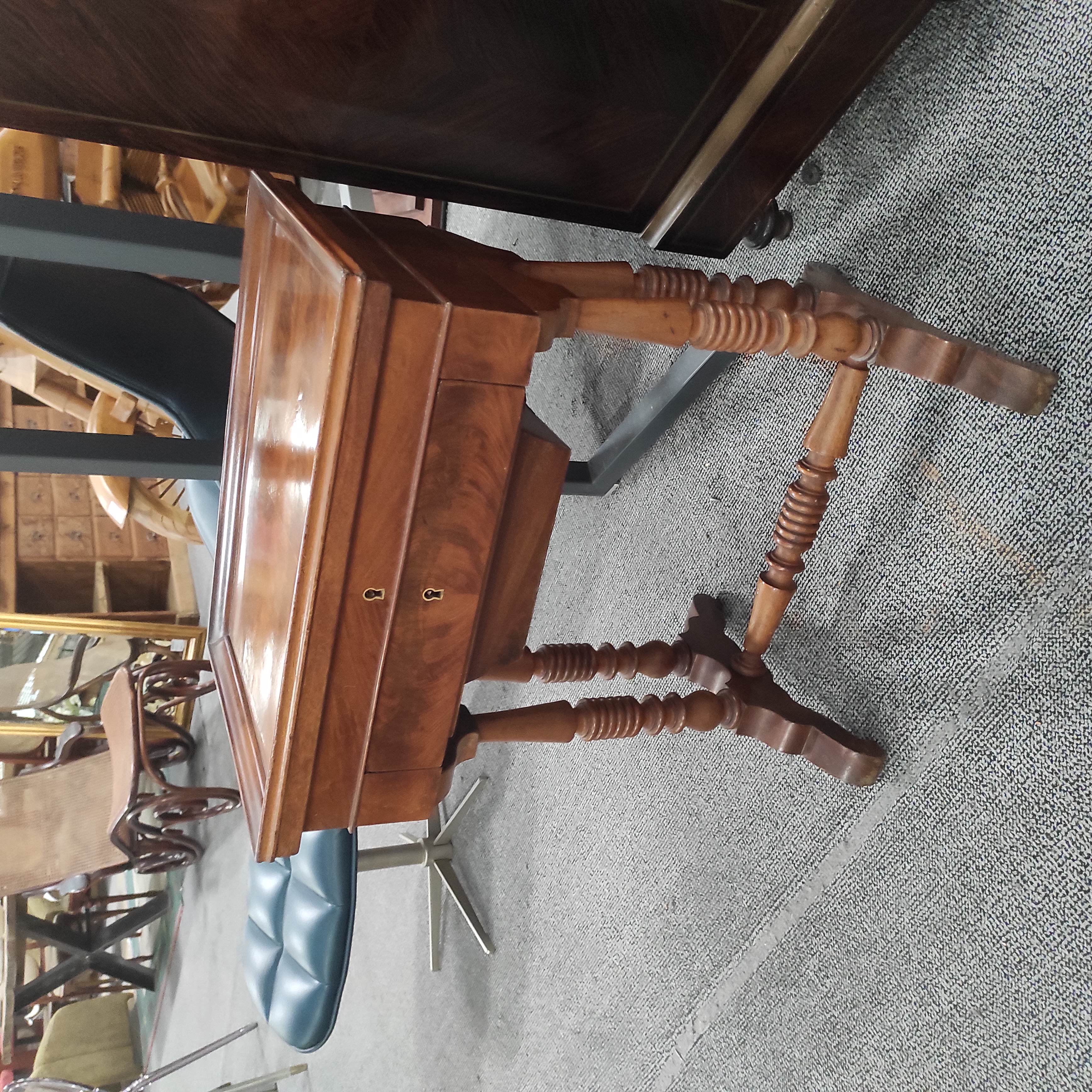 TRAVAILLEUSE AVEC ENTRETOISE 50/66/34 CM