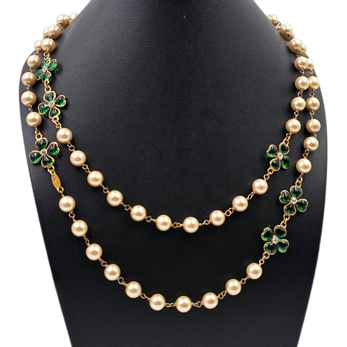 CHANEL COLLIER SAUTOIR VINTAGE 60 PERLES 9 TREFLES VERT EMERAUDE
