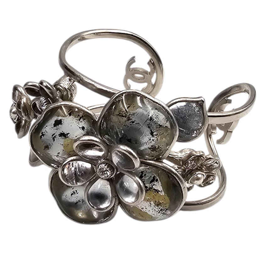 CHANEL PROTOTYPE BRACELET MANCHETTE CAMELIA EN METAL AVEC STRASS
