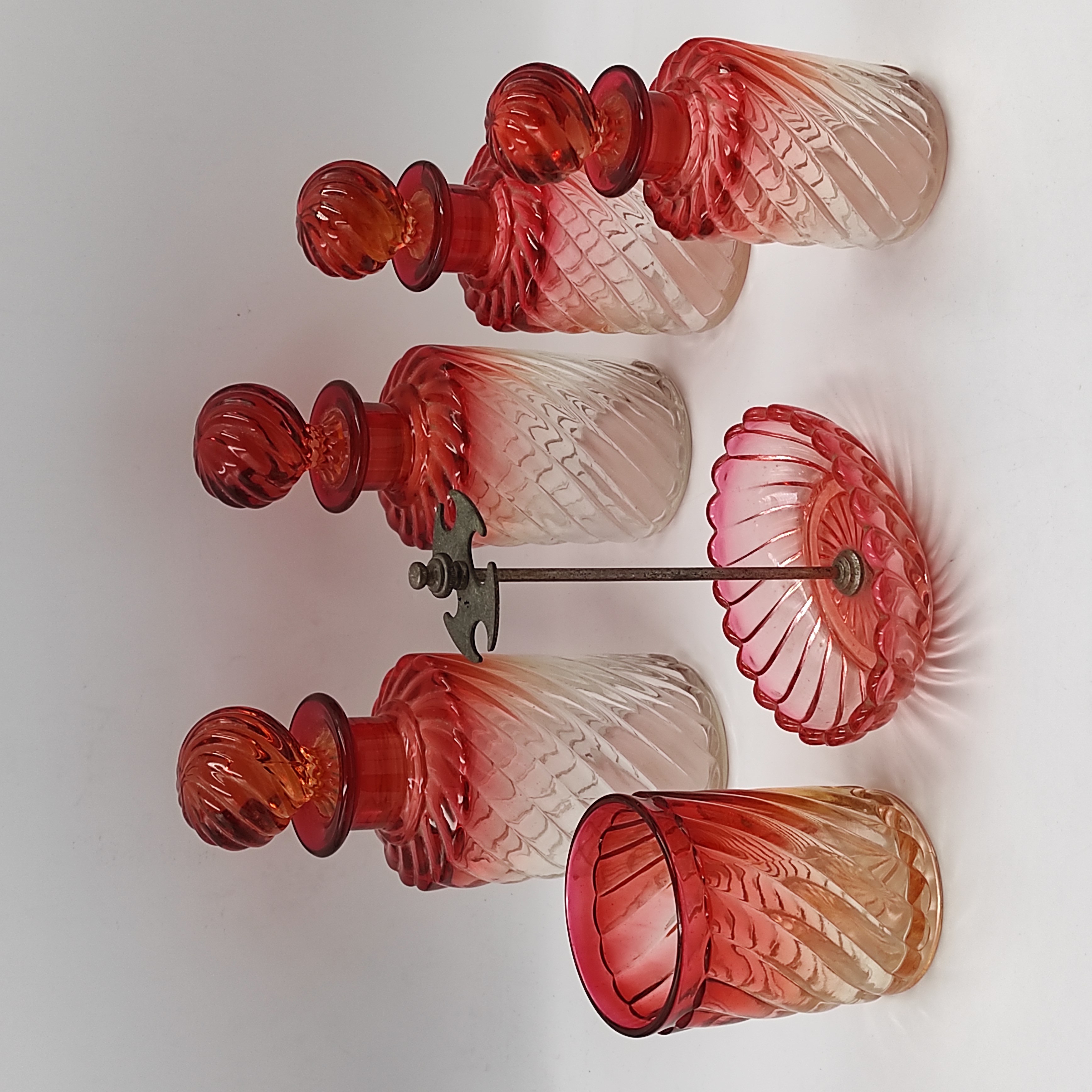 6 PIECES DE SALLE DE BAIN EN CRISTAL DE BACCARAT ROUGE 