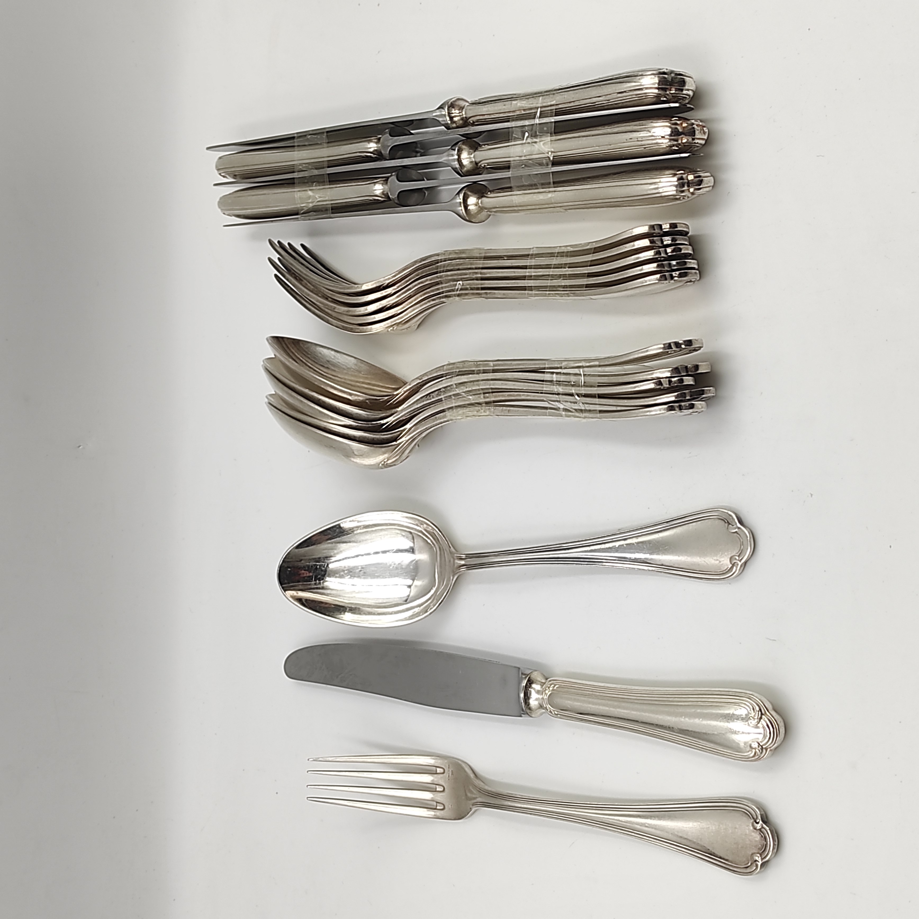 ERCUIS 6 COUVERTS DE TABLE ( 18 PIECES) EN METAL  ARGENTE