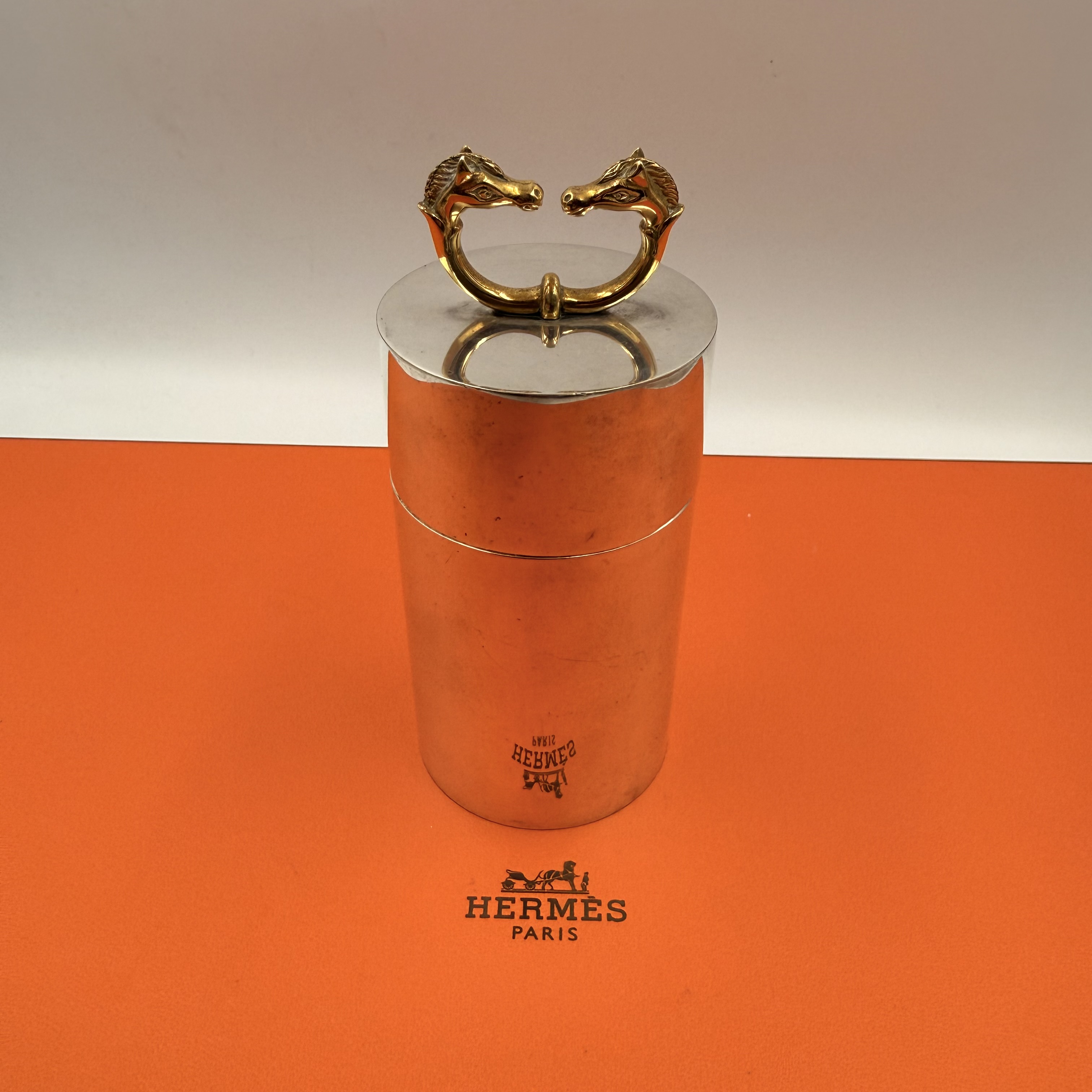 HERMES BRIQUET DE TABLE GALOP RAVINET D ENFERT METAL ARGENTE 