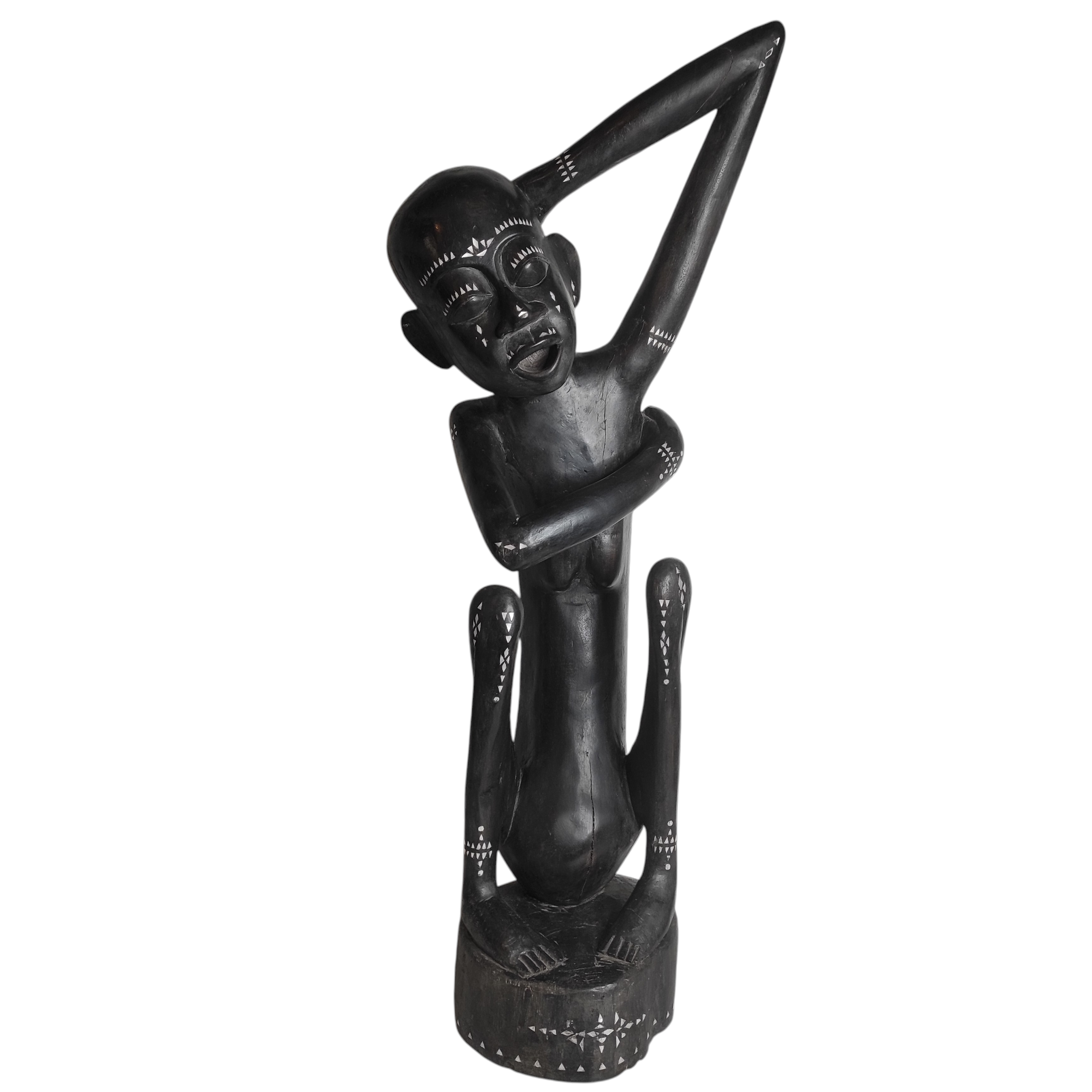 STATUE AFRICAINE EN BOIS NOIR ET INCRUSTATIONS NACRE H 100 CM