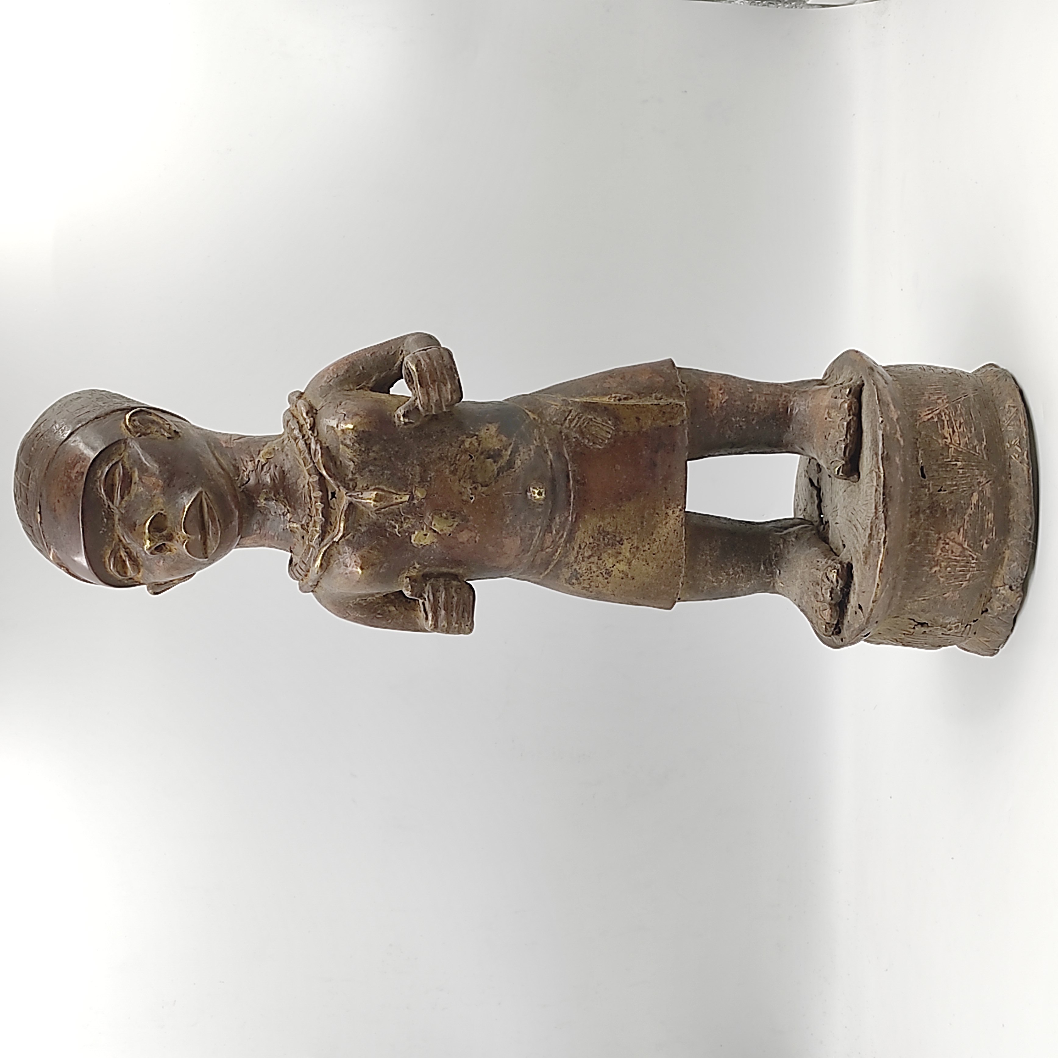 BRONZE AFRICAIN D HOMME AU PAGNE H 46 CM