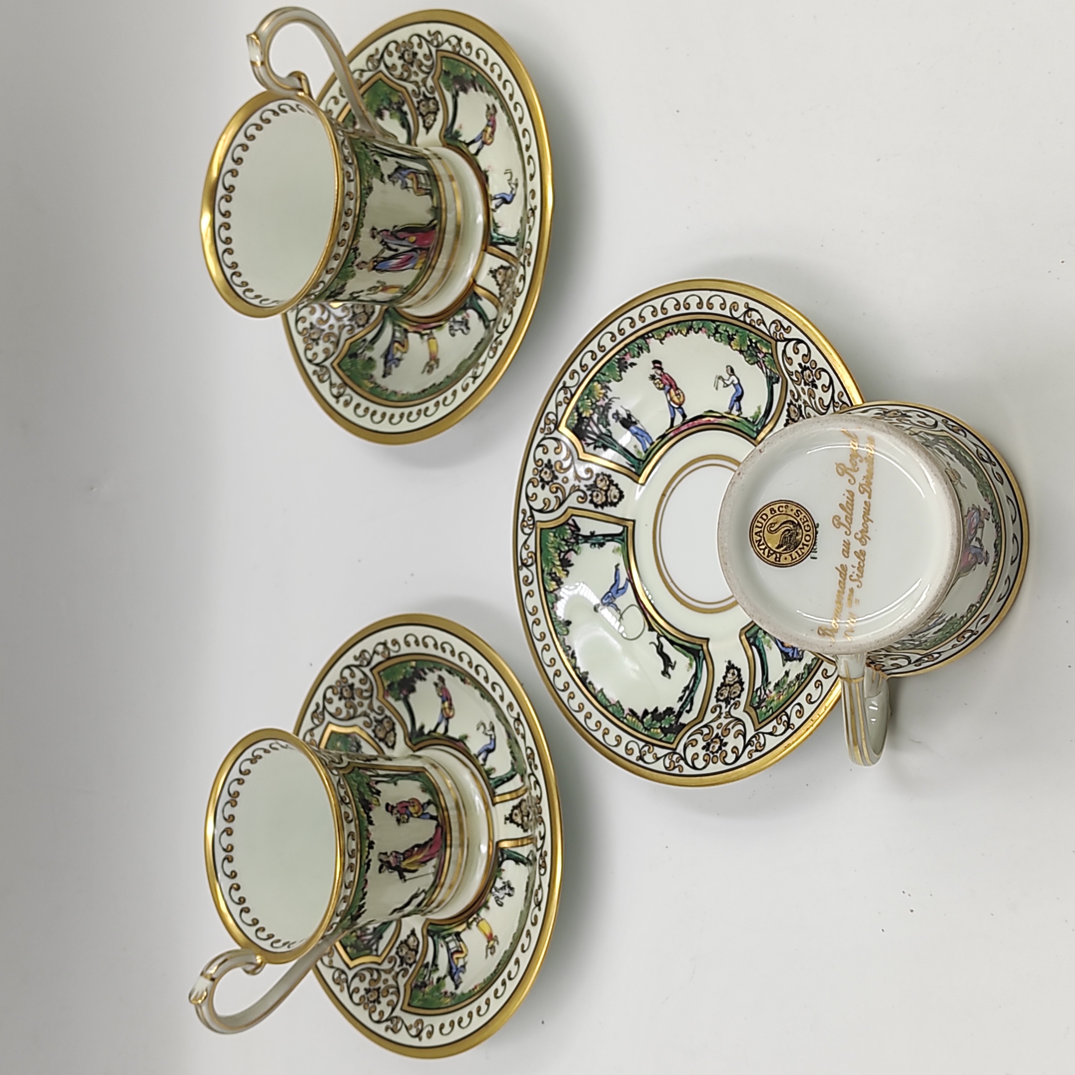 RAYNAUD LIMOGES 3 TASSES 8.5 CM PROMENADE AU PALAIS ROYAL (1 EN L ETAT)